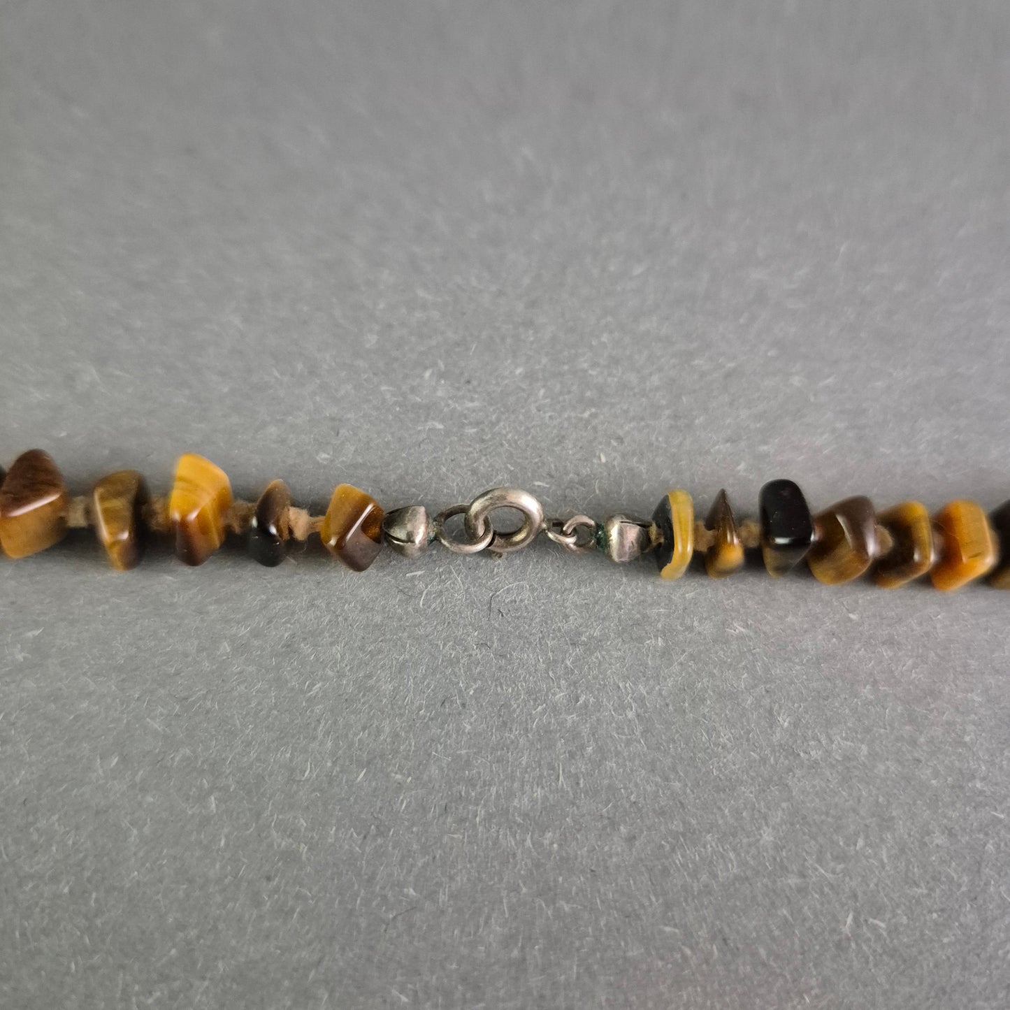 Edle Halskette aus Tigerauge – Naturstein Schmuck mit warmer Ausstrahlung