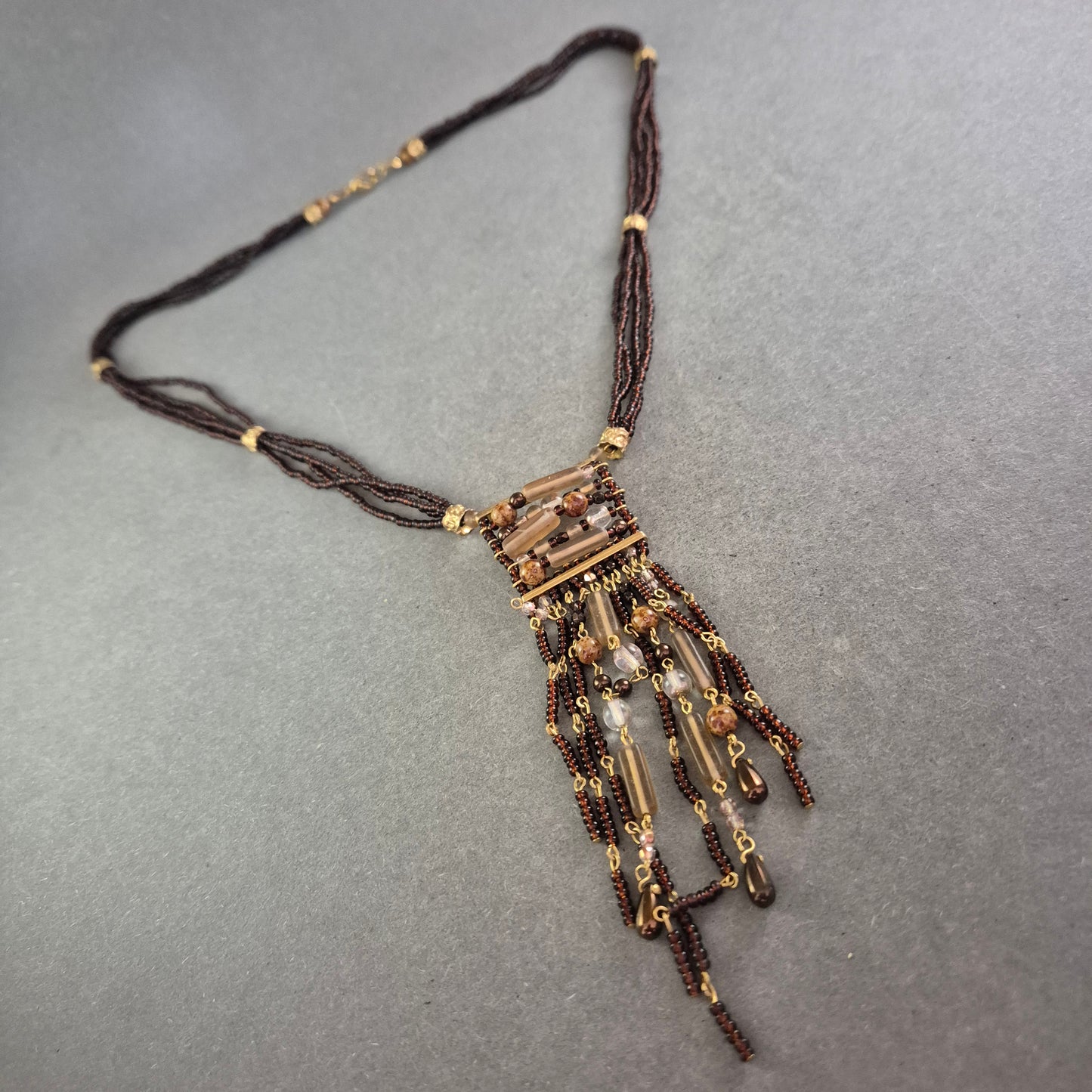 Exotische Damen Kette mit Perlen und Anhängern – Ethno Stil