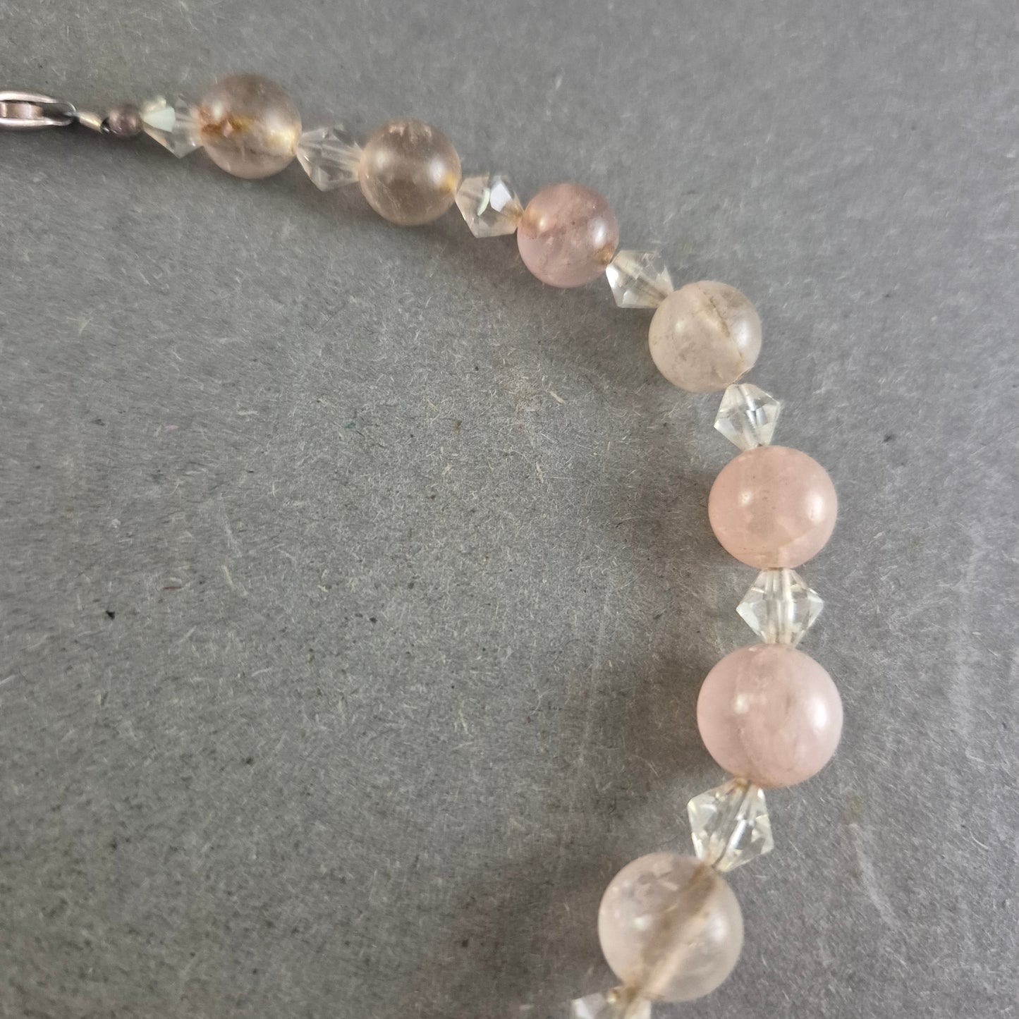 Damen Kette mit Rosenquarz und Kristallperlen – Zart und feminin