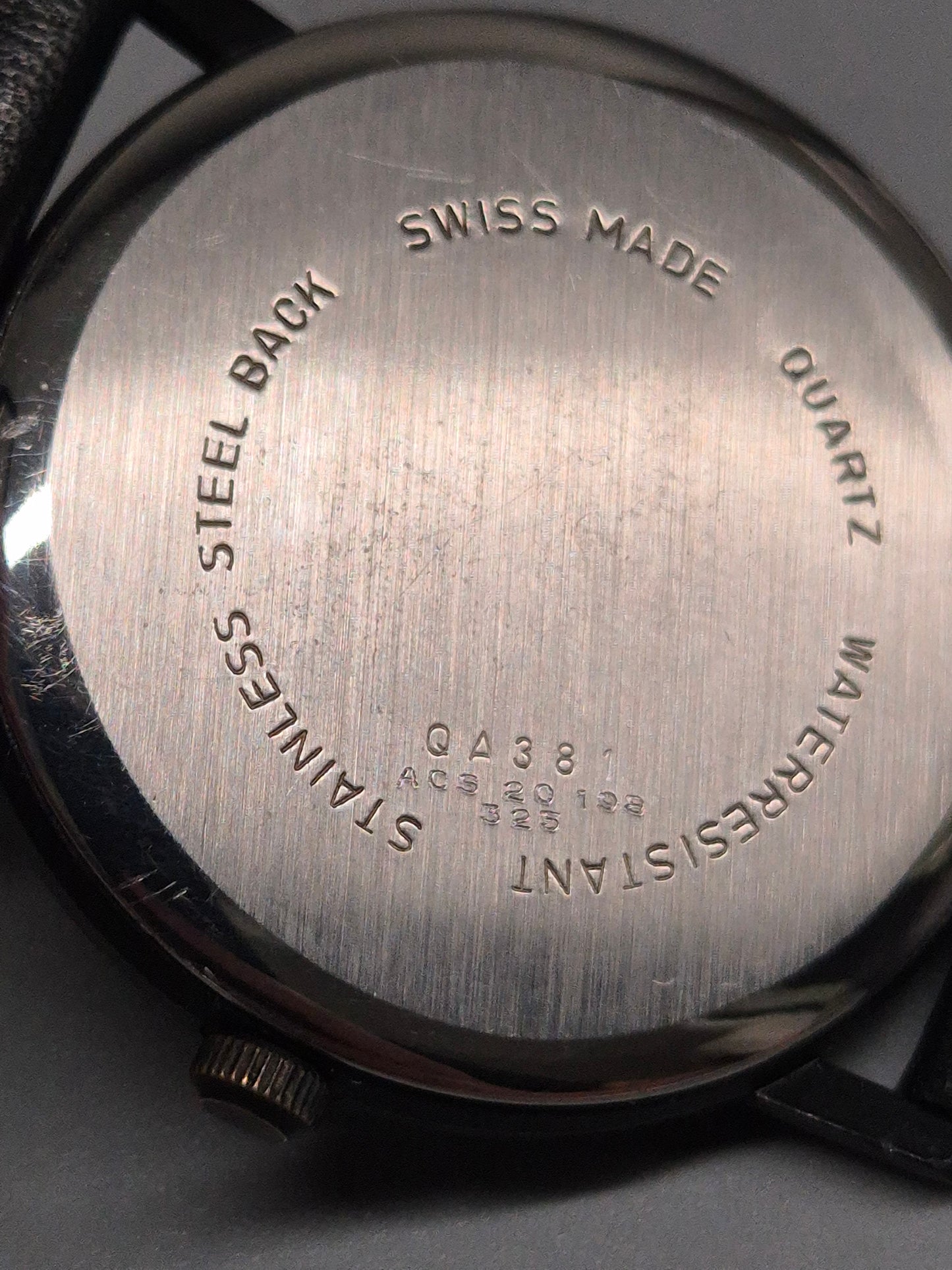 Alpina Herren Uhr – Minimalistisches Swiss Made Design in Schwarz-Weiß