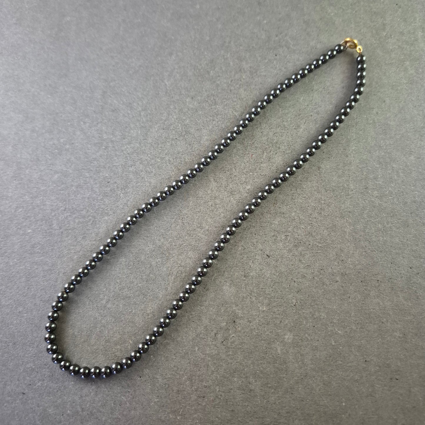 Elegante Hämatit Halskette mit Kugelperlen – zeitloses Design