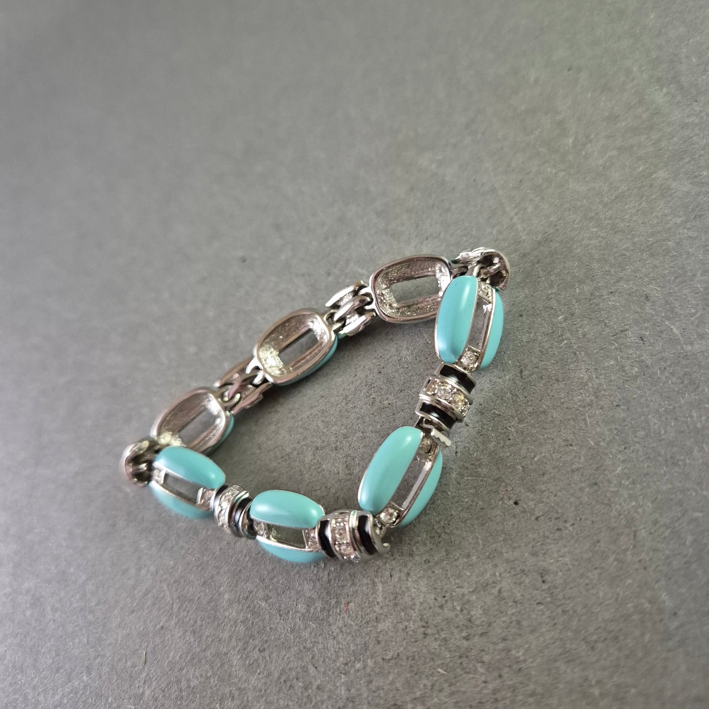 Elegantes Silberfarben Armband mit türkisfarbenen Elementen