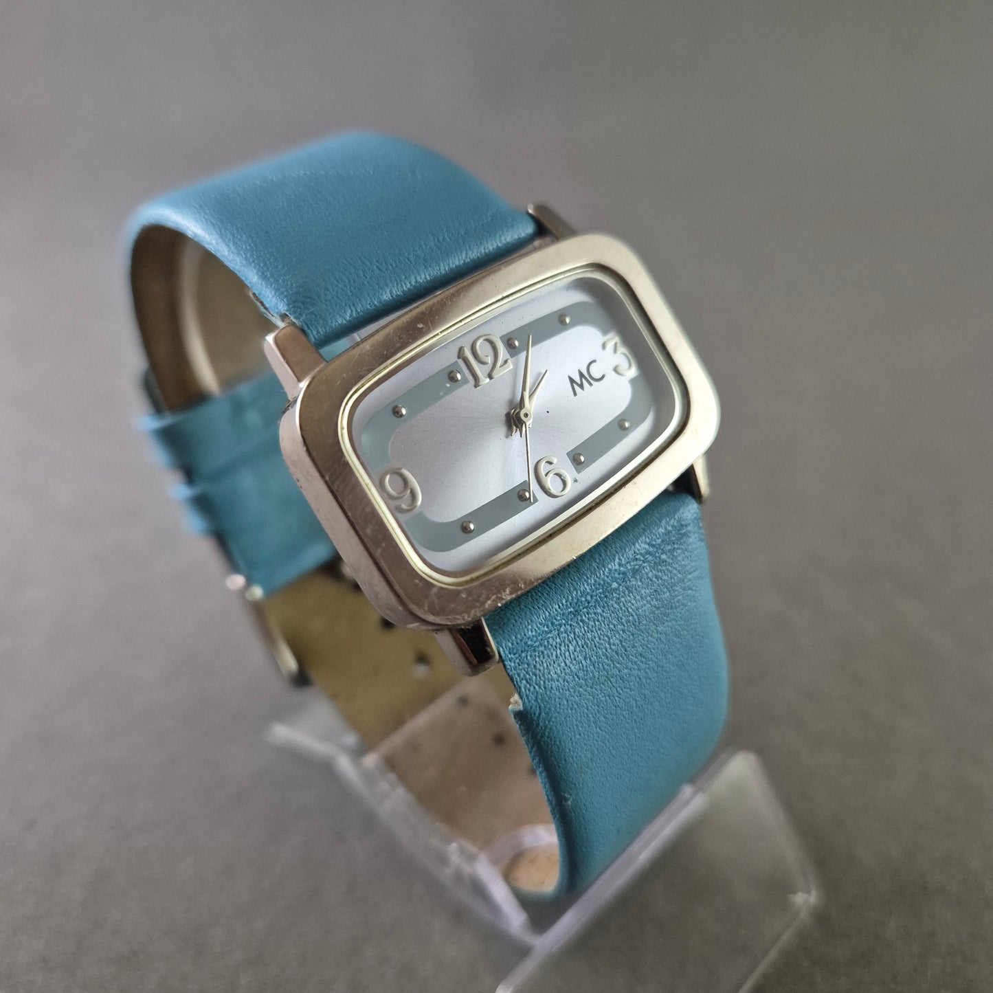 MC Damen Uhr – Rechteckiges Design mit blauem Lederarmband