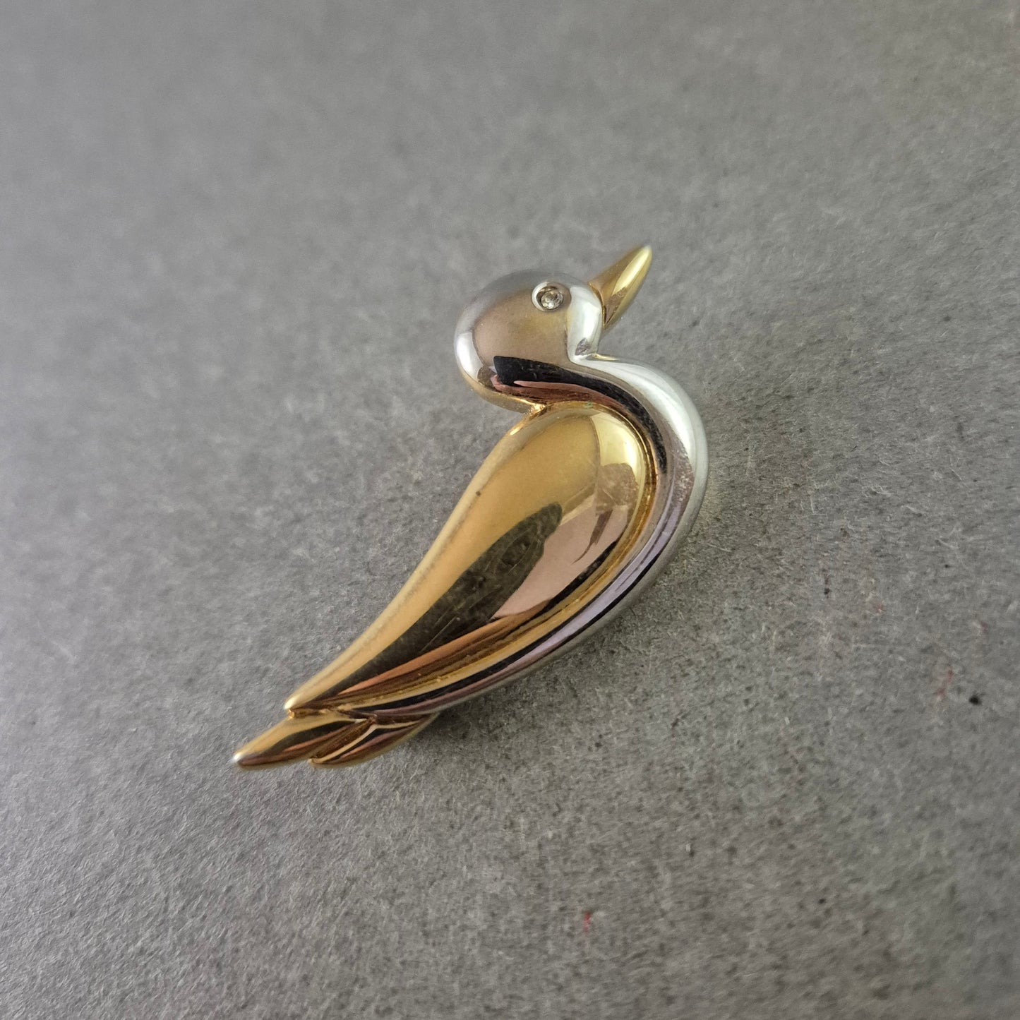 Tiermotiv Brosche – Vergoldeter Vogel mit Strassstein