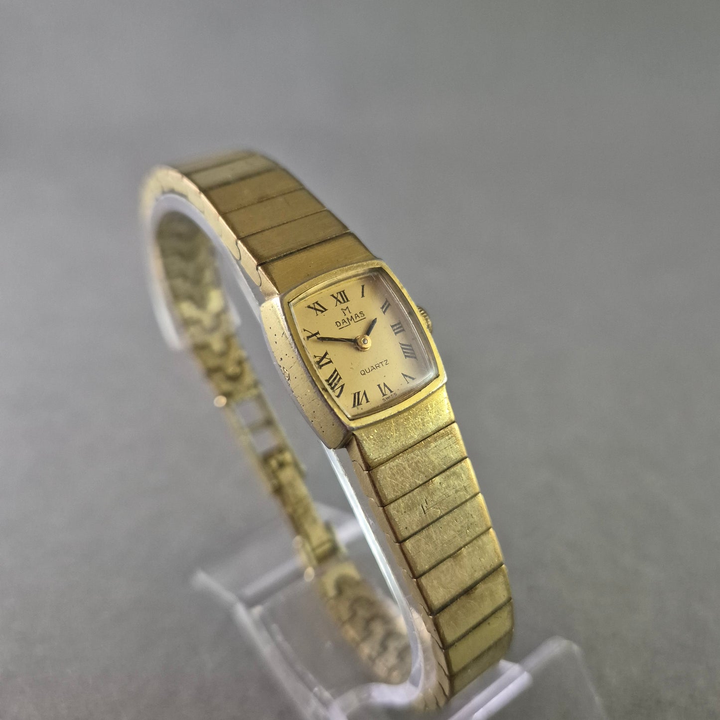 Damas Damen Uhr – Vergoldete Quarzarmbanduhr mit römischen Ziffern