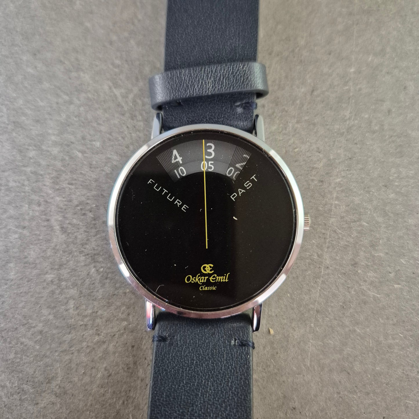 Oskar Emil Herren Uhr „Mystic Classic“ – Moderne Retro-Anzeige