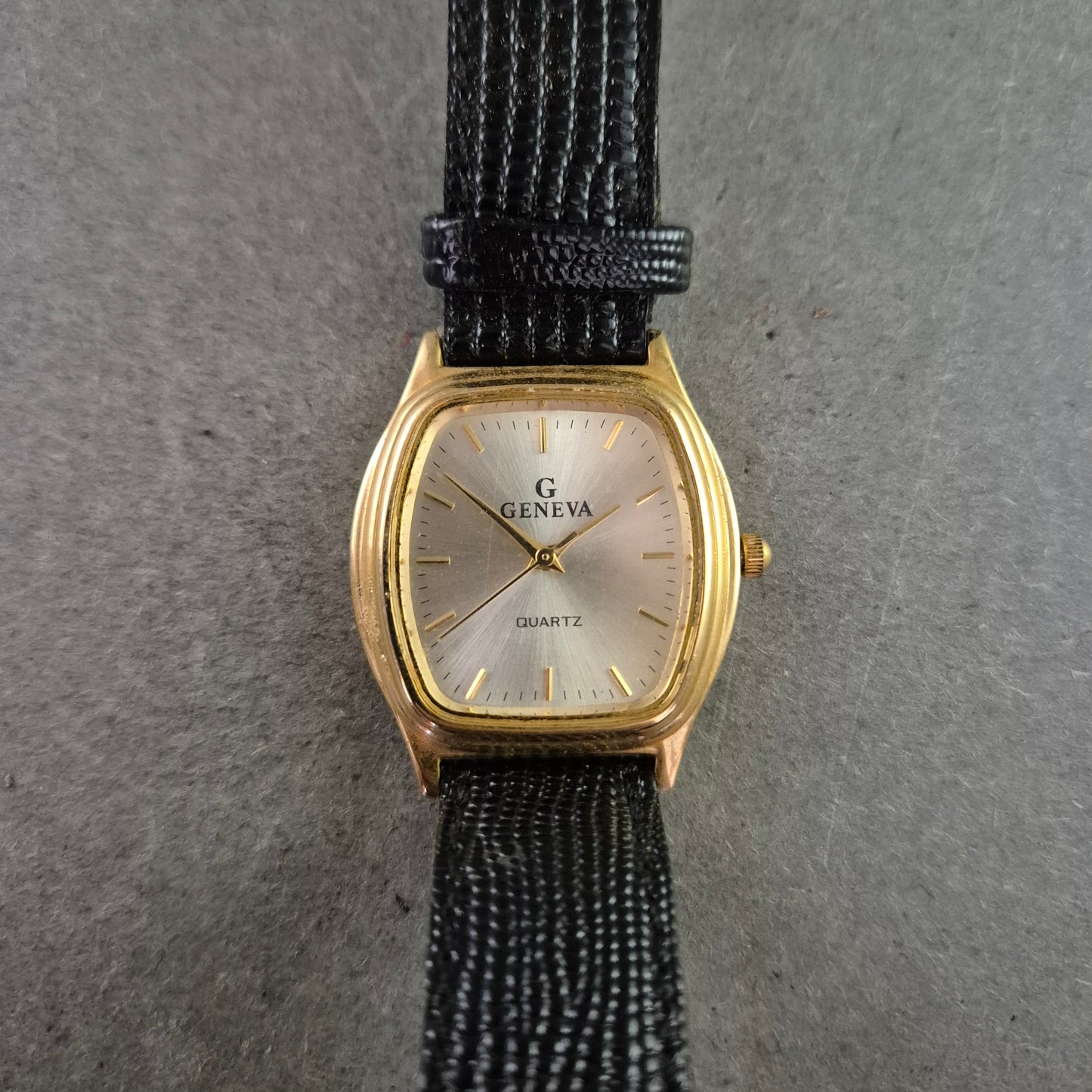 Geneva Damen Uhr mit schwarzem Armband – Klassisch & Elegant