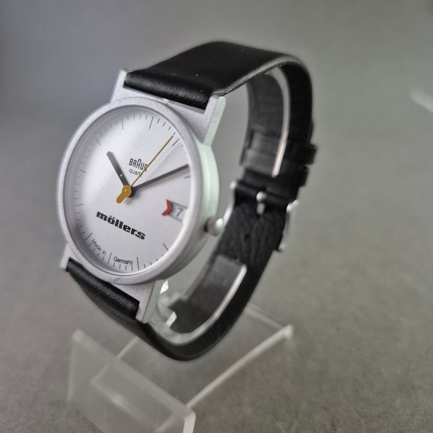Braun Herren Uhr Quartz – Minimalistisches Design Made in Germany