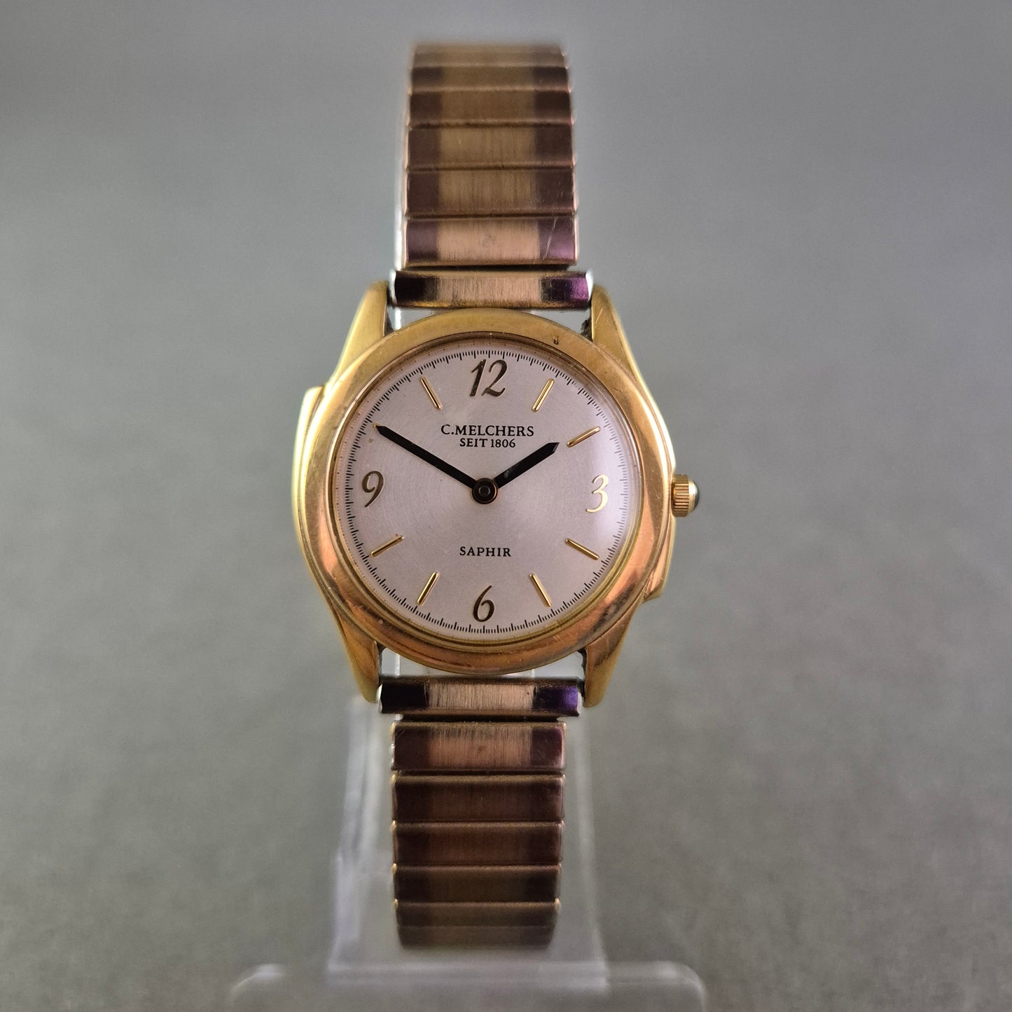 Camelchers Damen Uhr mit Saphirglas – Klassisch und elegant