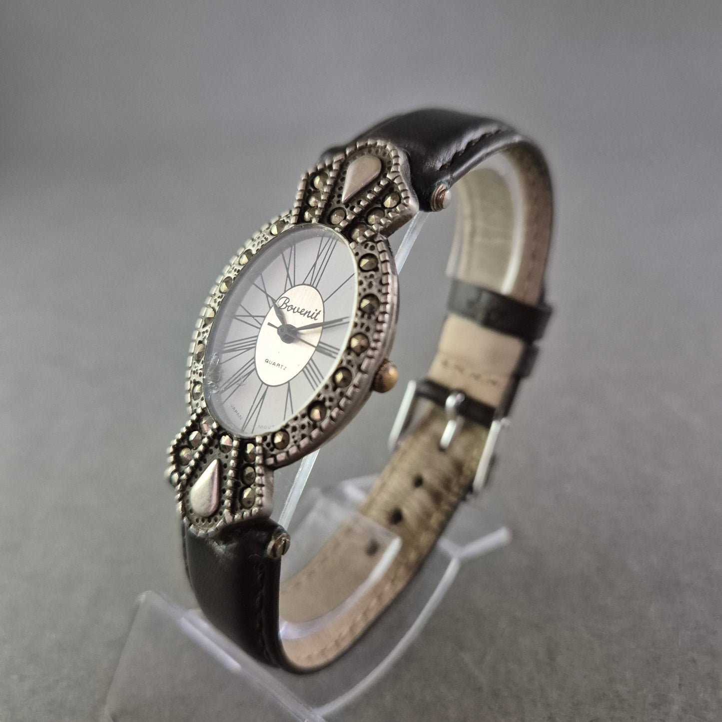 Bosenit Damen Uhr im Vintage-Stil – Silberoptik mit Lederband