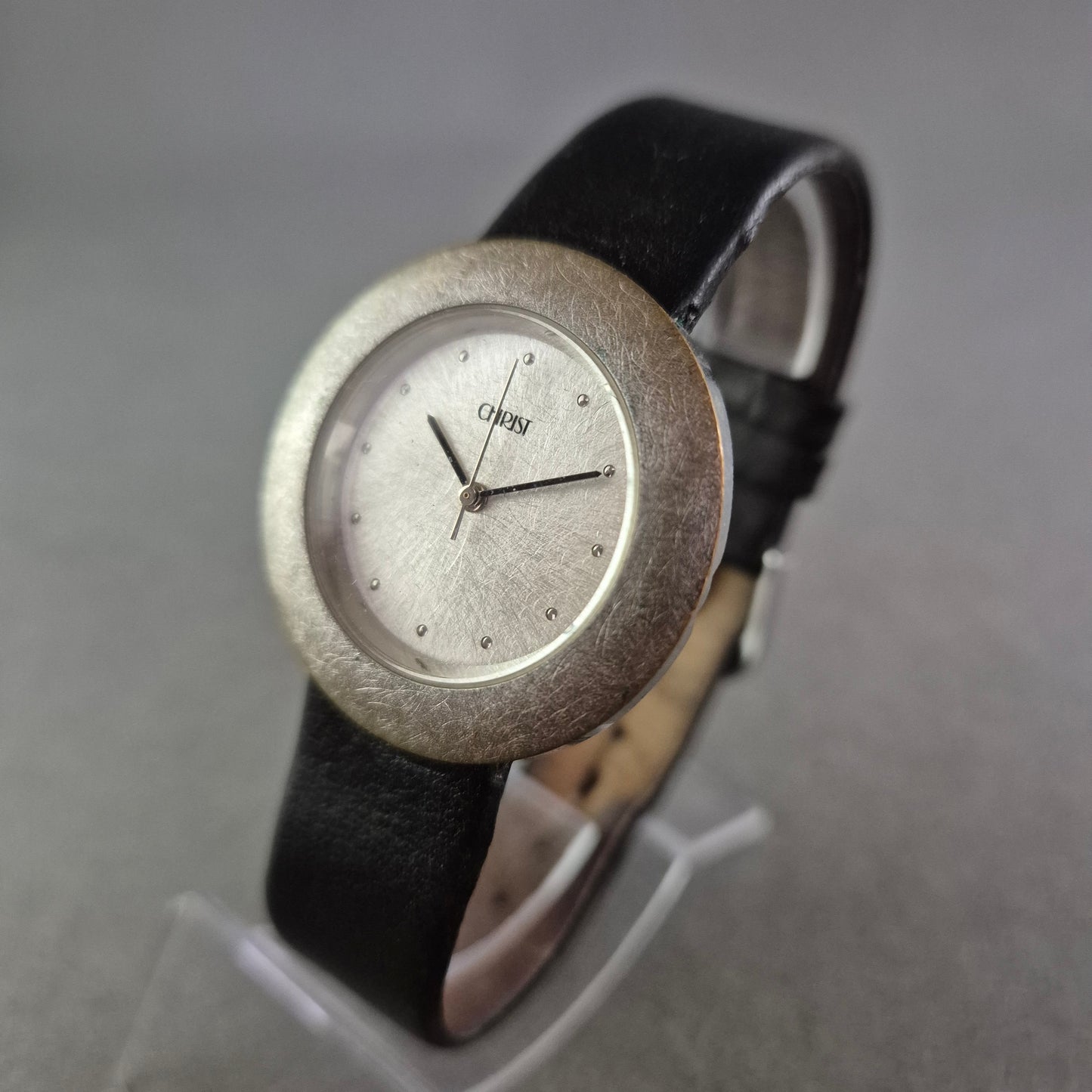 Edle Christ Damen Uhr – Minimalistisches Design mit gebürsteter Oberfläche