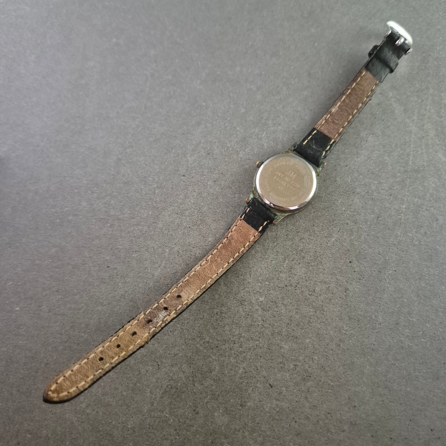 JM Damen Uhr – Klassisches Design mit schwarzem Lederarmband