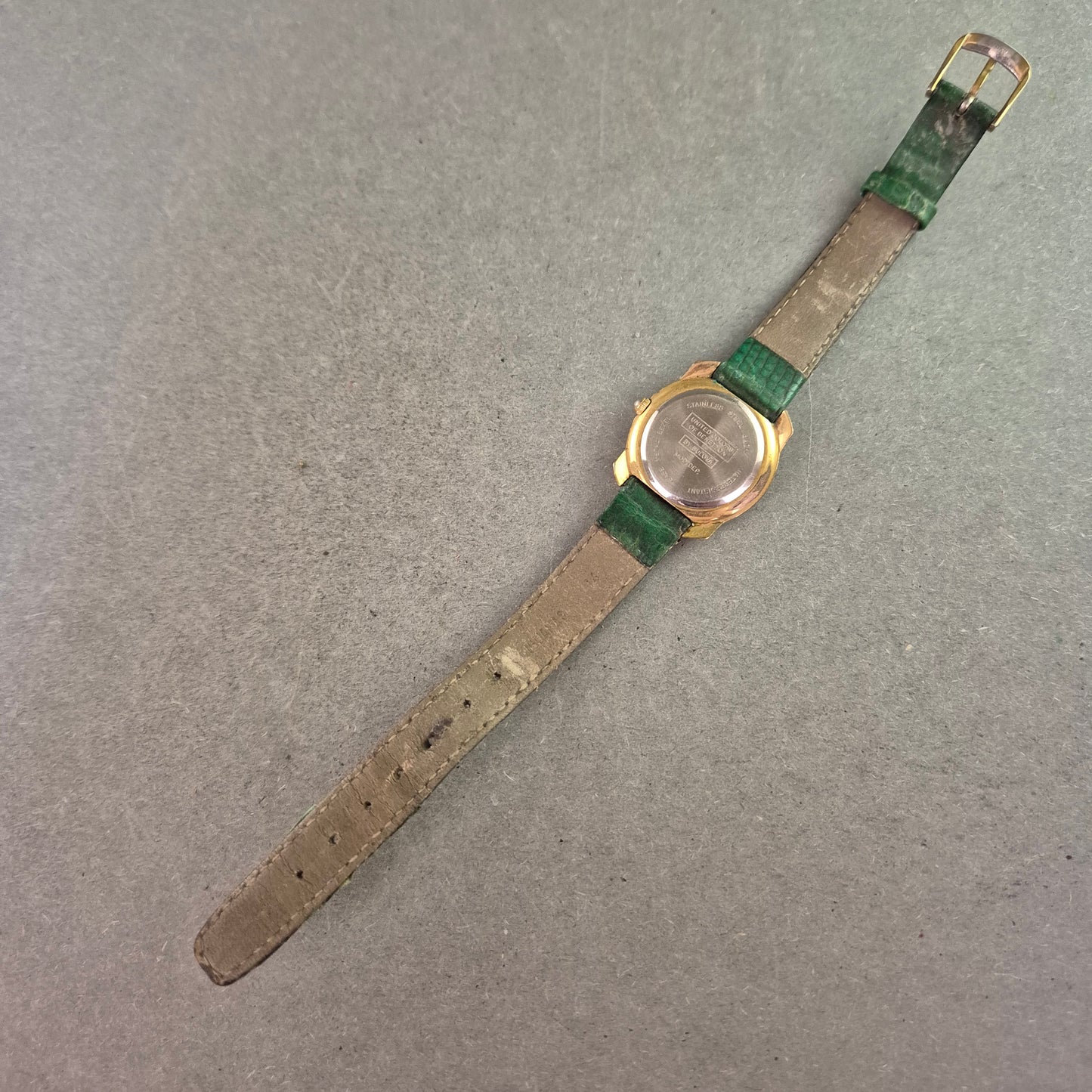 Benetton Damen Uhr by Bulova – Vintage mit Blumenmotiv