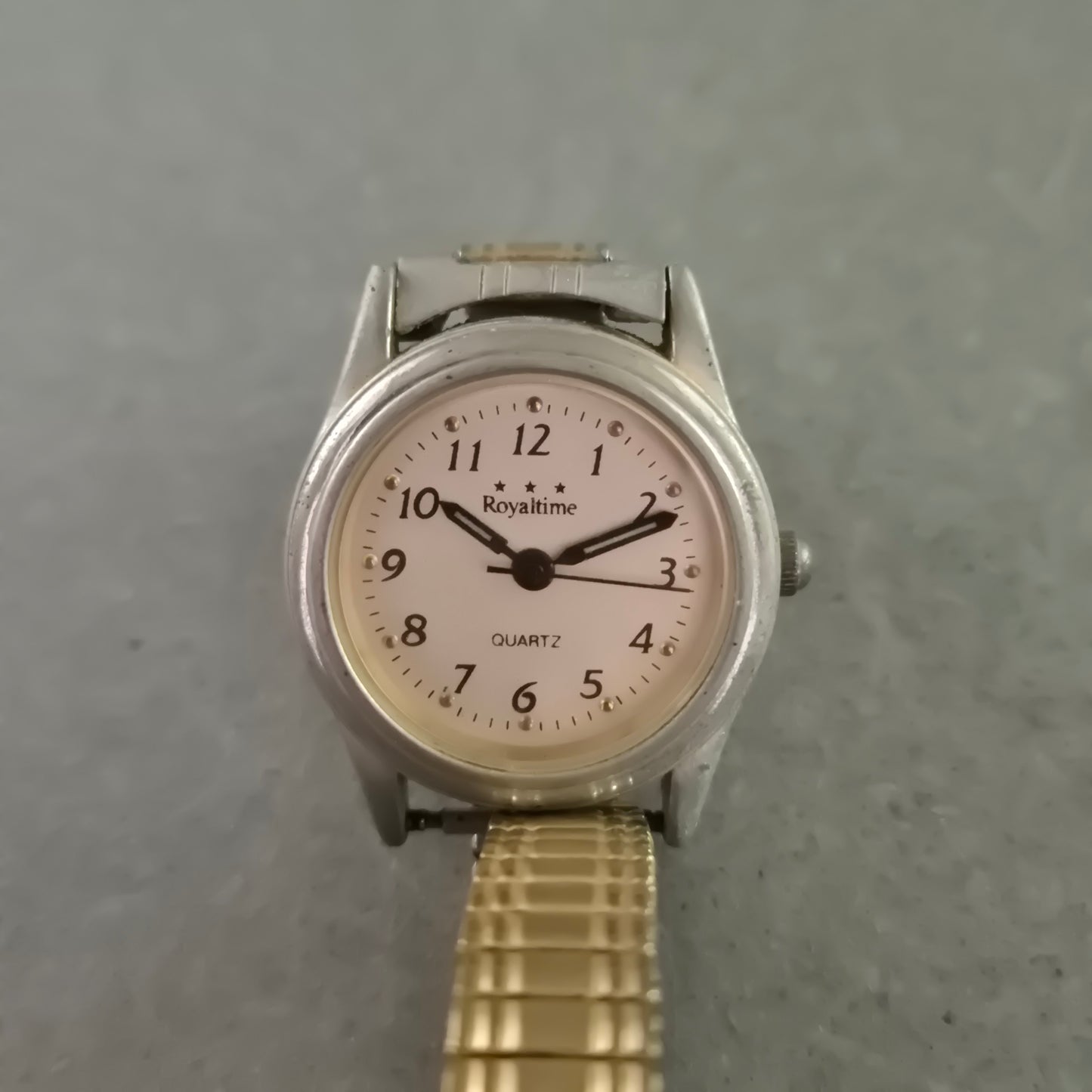 Royaltime Damen Uhr – Klassisches Design mit goldfarbenem Stretcharmband