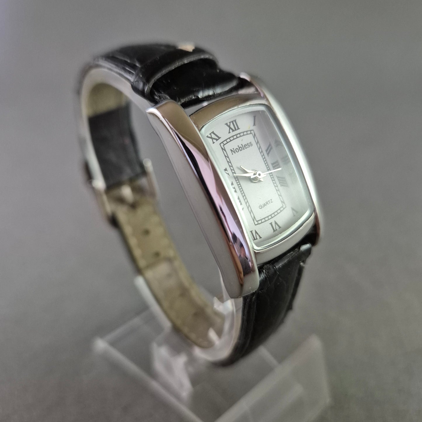 Elegante Damen Uhr Nobless mit schwarzem Lederband