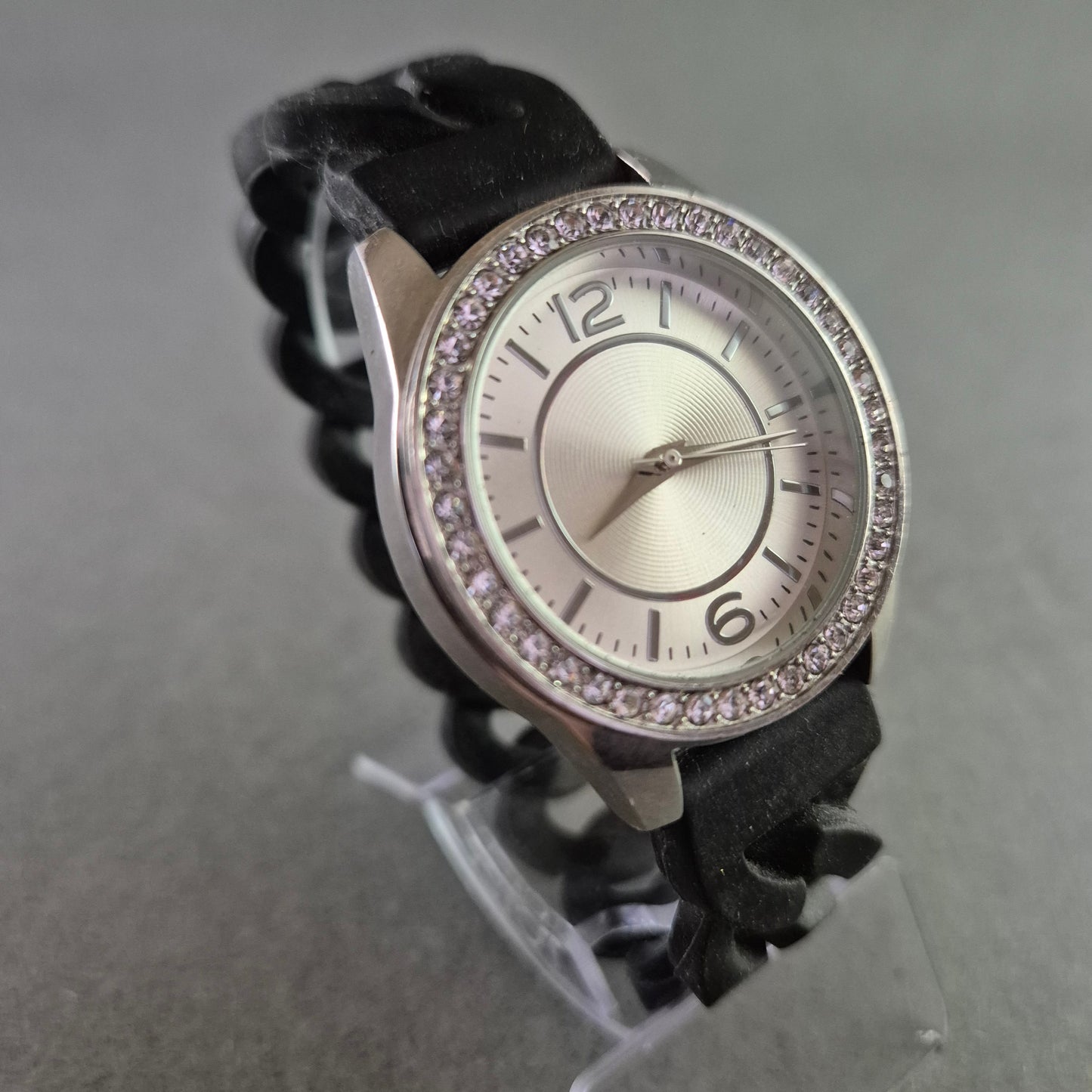 Glamouröse Damen Uhr mit Strass-Lünette und Kettenglieder-Armband