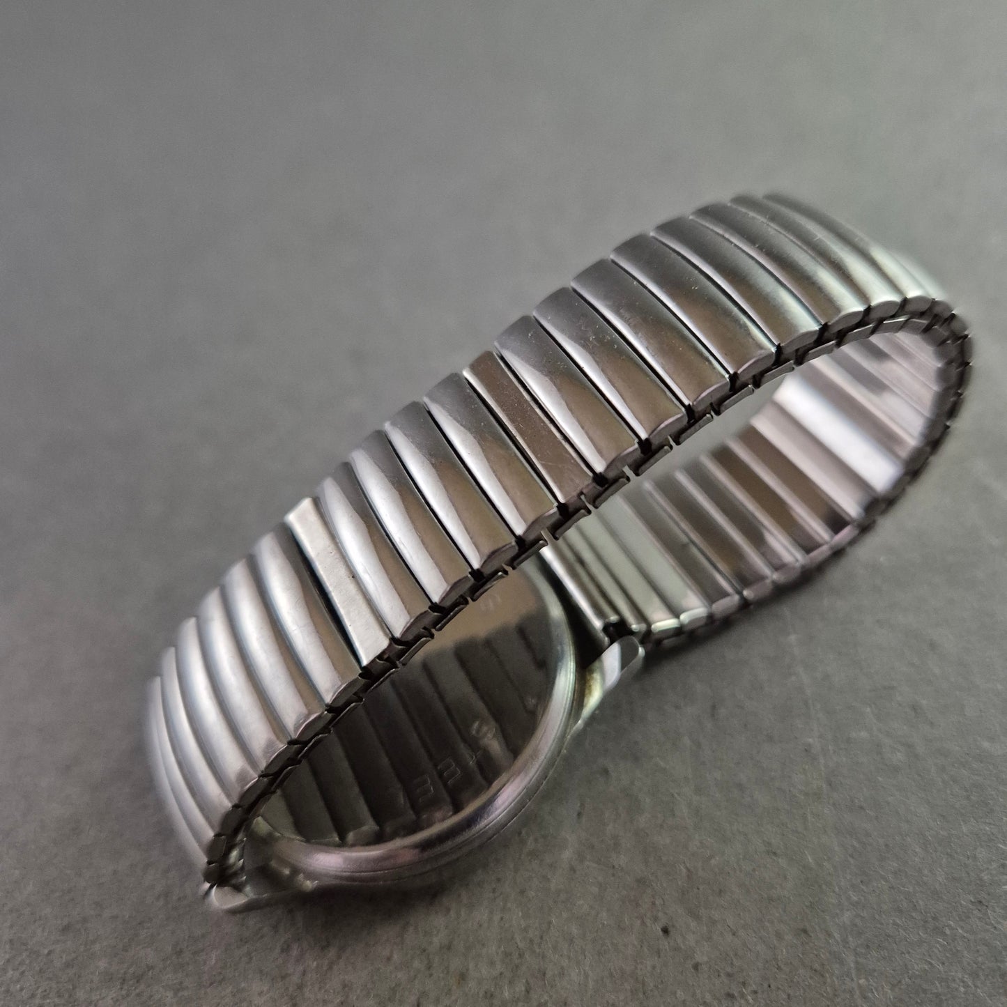 Klassische Unisex Uhr JIEERSI mit großem Zifferblatt und Flexband