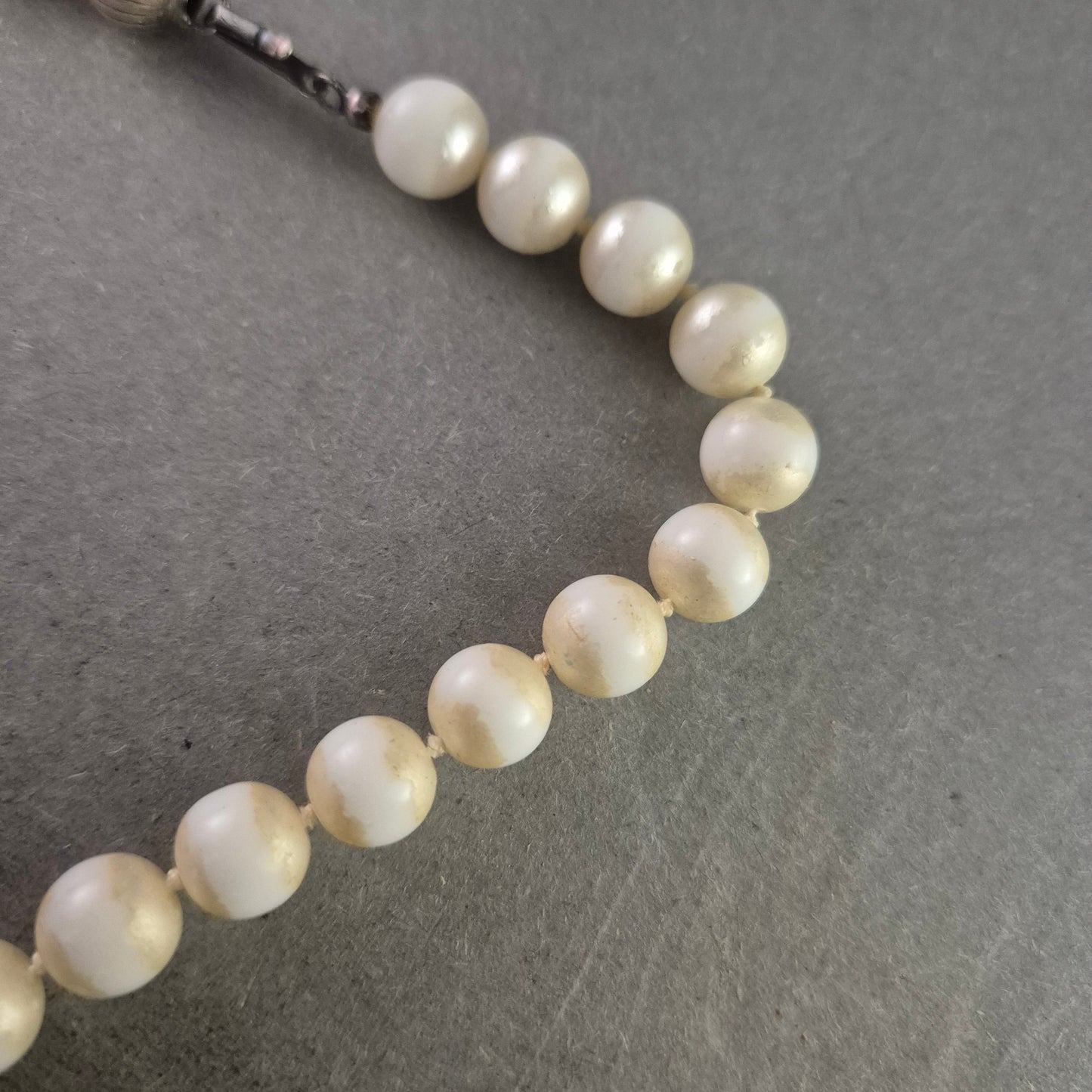 Elegante Perlenkette mit Magnetverschluss