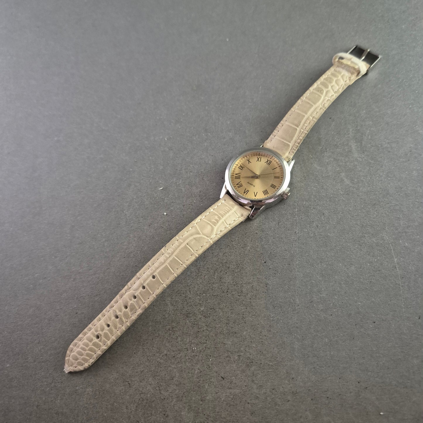 JG Damen Uhr mit Römischen Ziffern und Beige Lederarmband