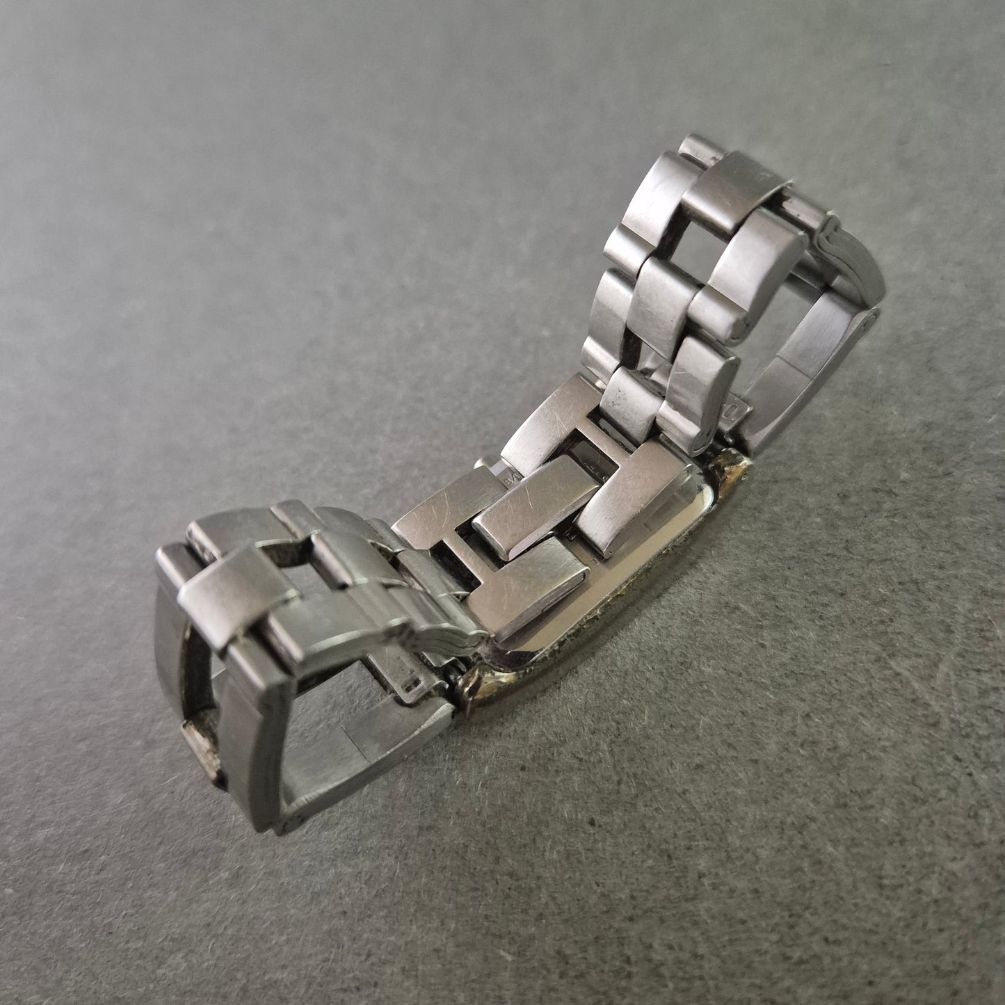 TCM Damen Uhr mit Rechteckigem Gehäuse und Edelstahlarmband