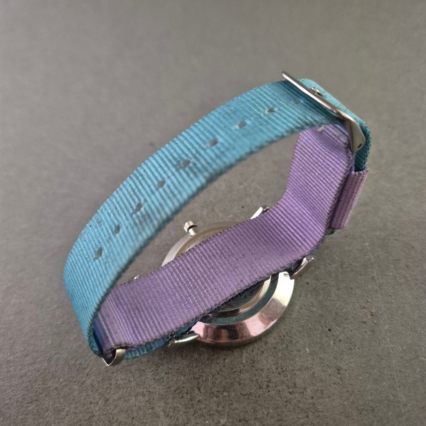 Maui Sports Unisex Uhr – Buntes Textilarmband mit Quarzwerk