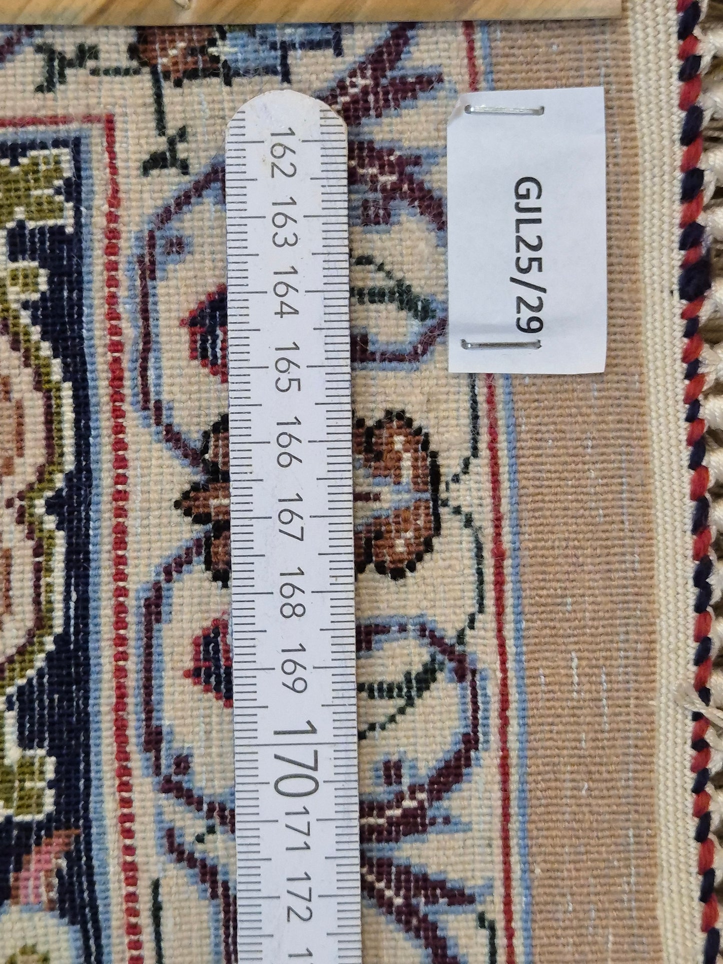 Isfahan Teppich Korkwolle mit Seide figürlich fein signiert