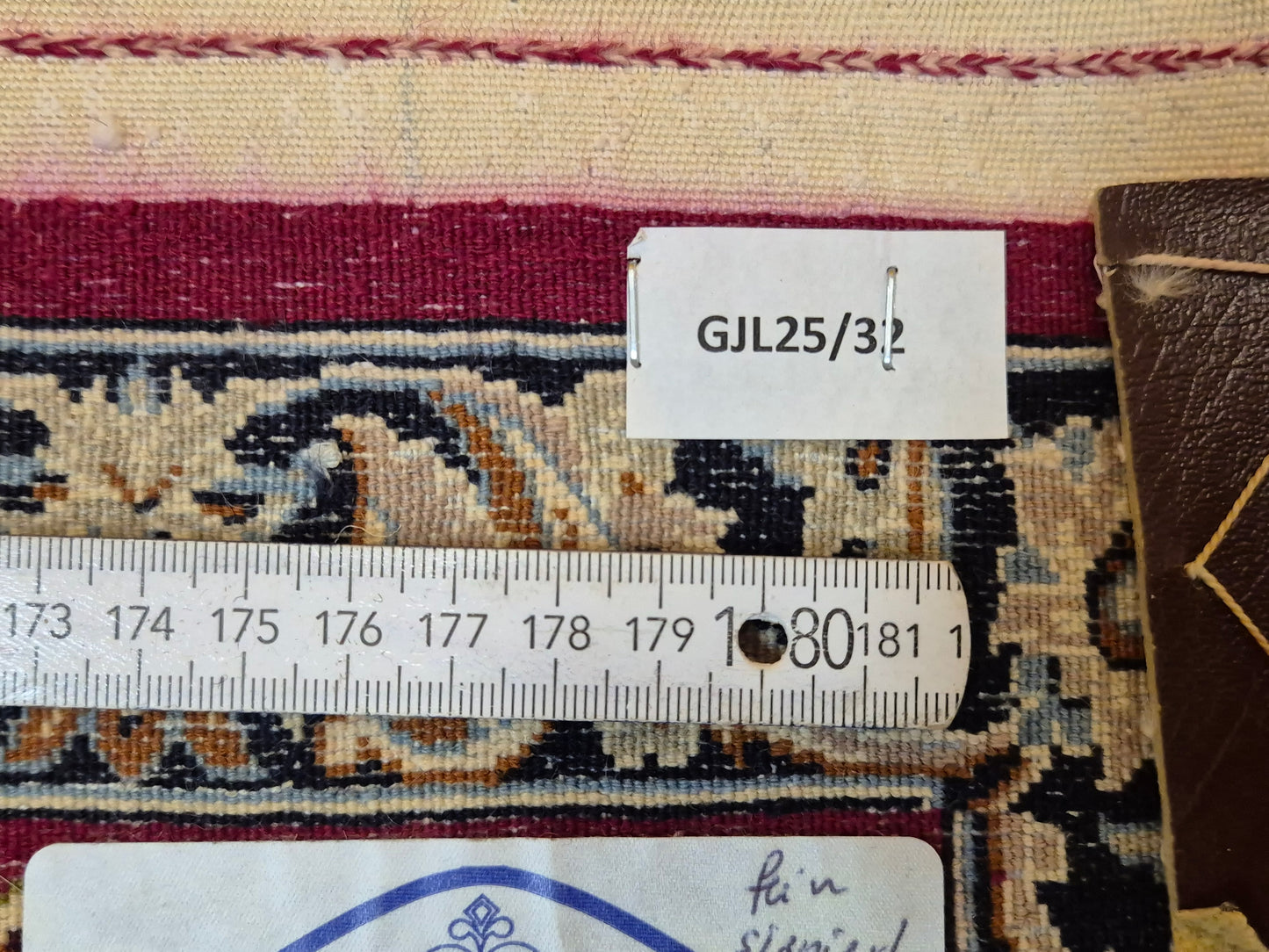 Isfahan Teppich Korkwolle mit Seide Medaillon fein signiert