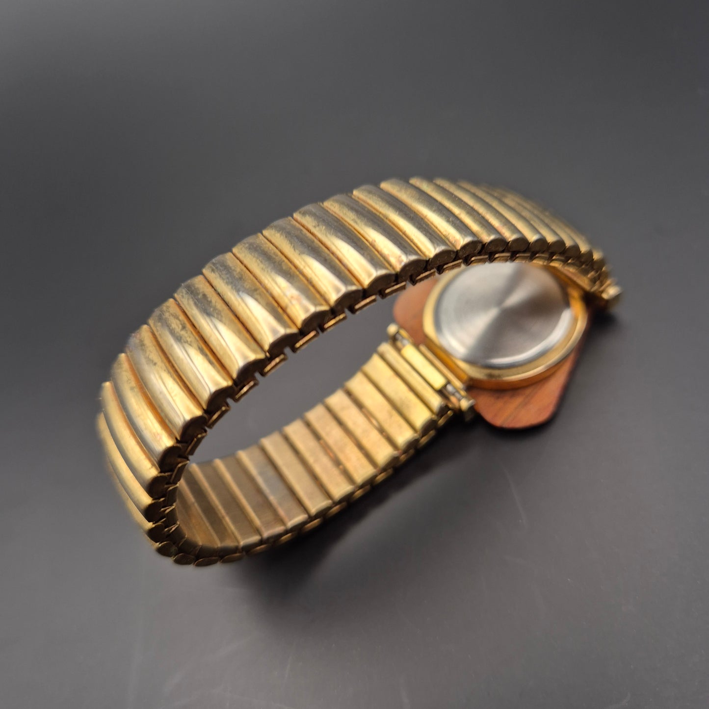 Loengrin Damen Uhr – Vintage Design mit Holzgehäuse