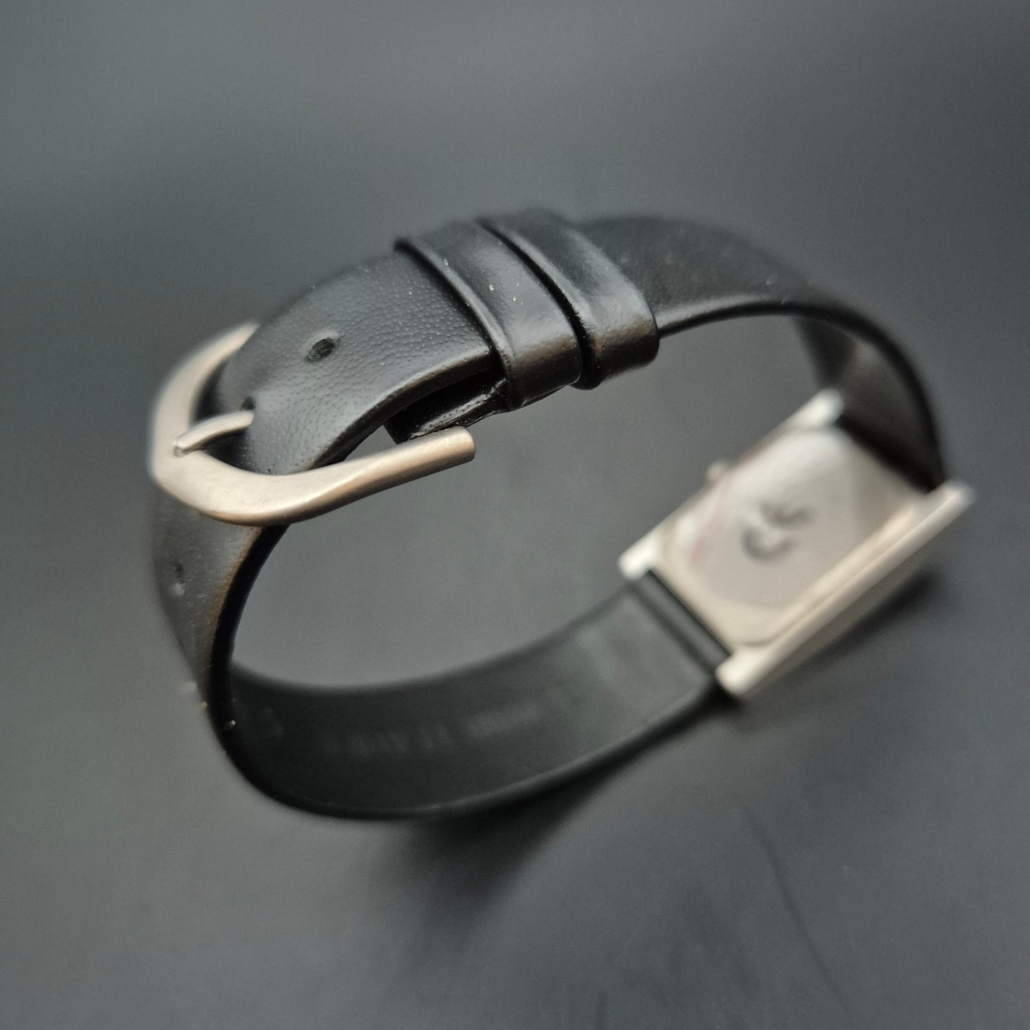 Regent Titan Damen Uhr – Rechteckiges Gehäuse mit Lederarmband