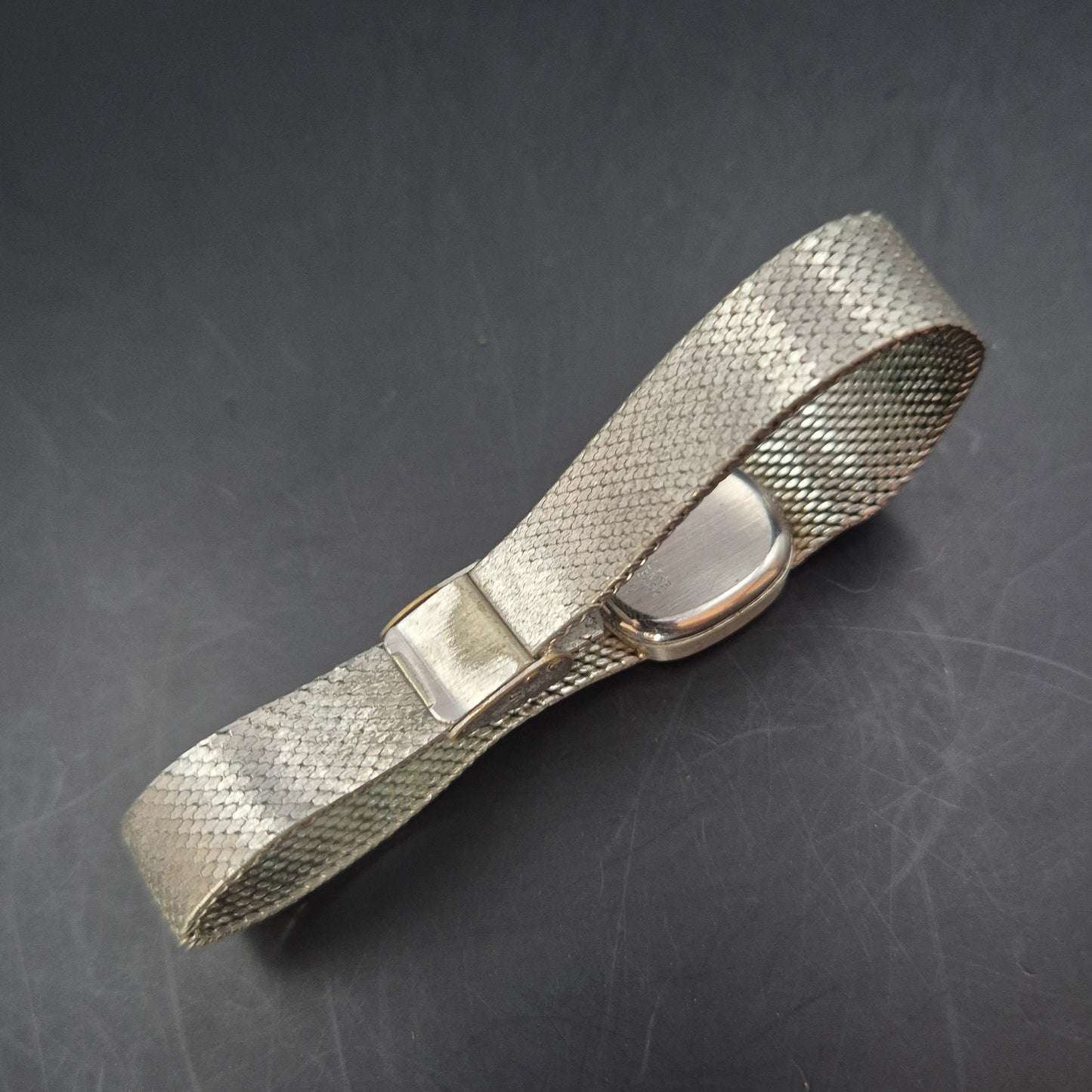 Vintage Itraco Damen Uhr – Elegantes Milanaise-Armband