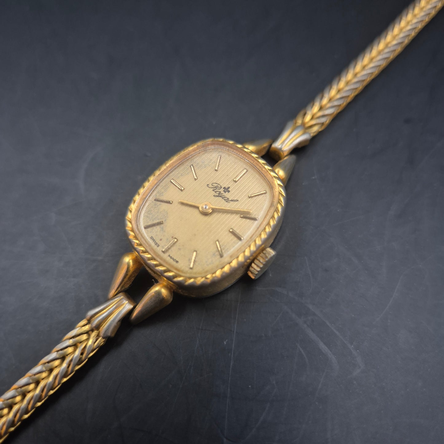 Elegante Royal Damen Uhr Vergoldeter Vintage-Look aus der Schweiz