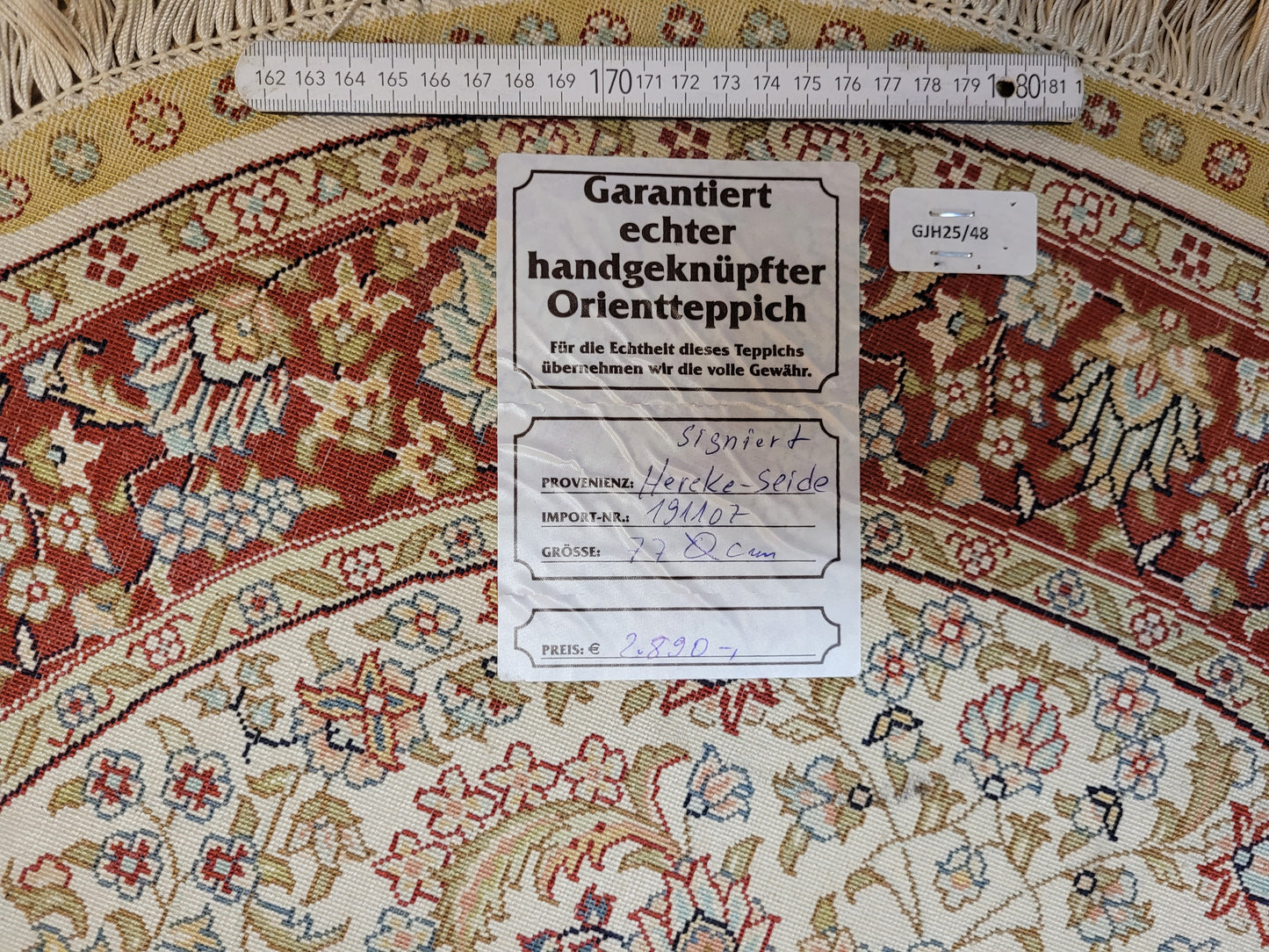 Hereke Teppich Seide auf Seide signiert rund florales Medaillon