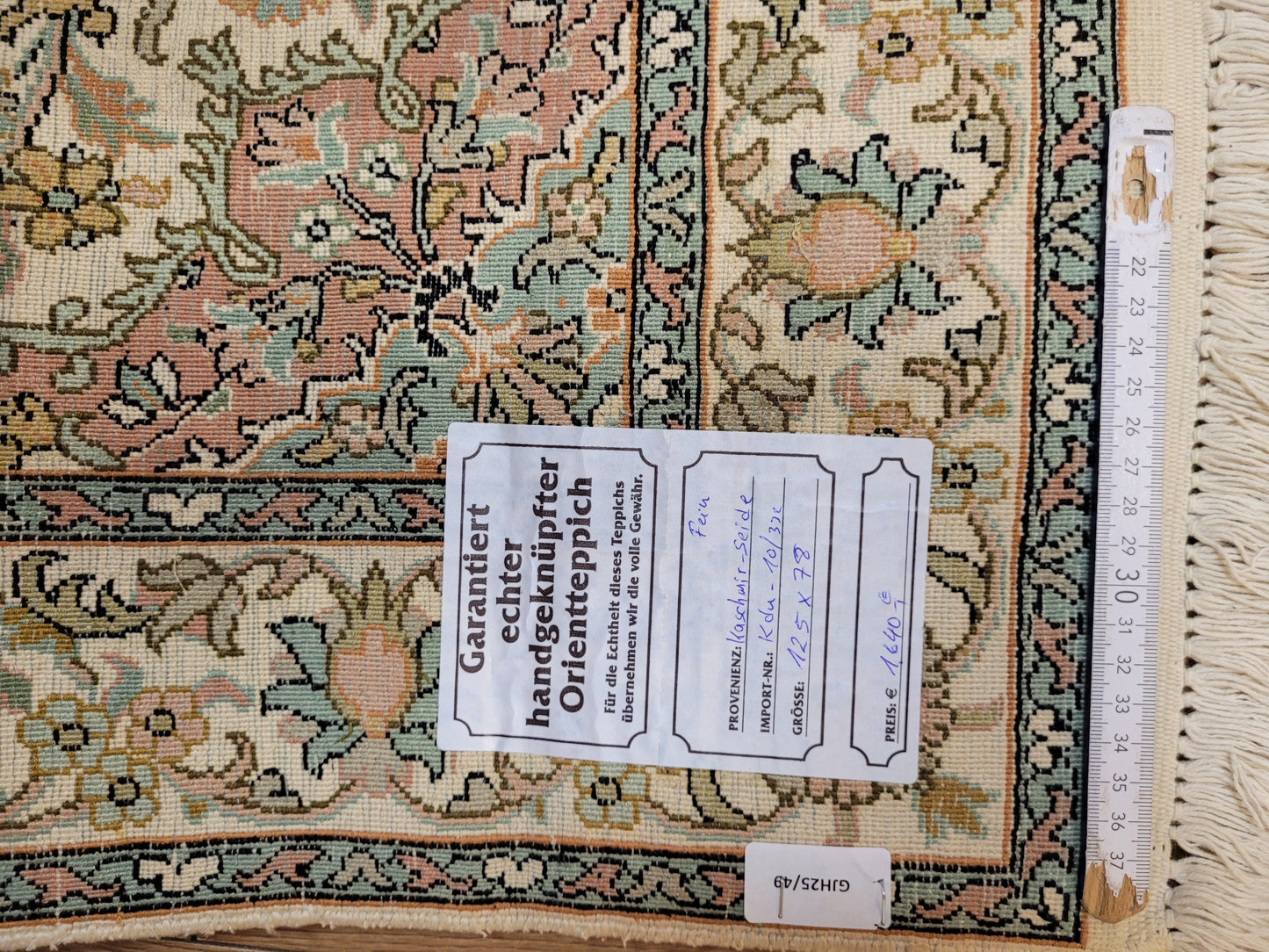 Kaschmir Teppich Seide fein florales Medaillon