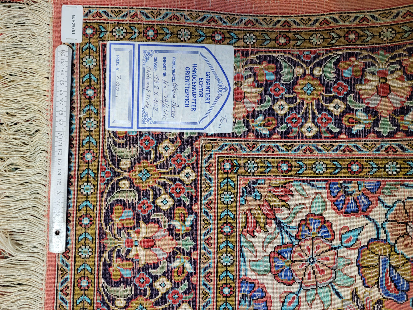 Ghom Seidenteppich Medaillon florales Muster feine Knüpfung