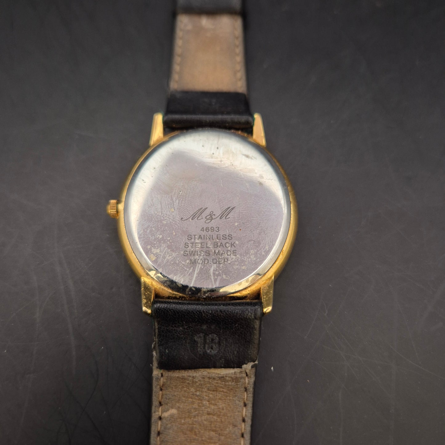 Minimalistische M&M Herren Uhr – Schweizer Qualität im Gold-Look