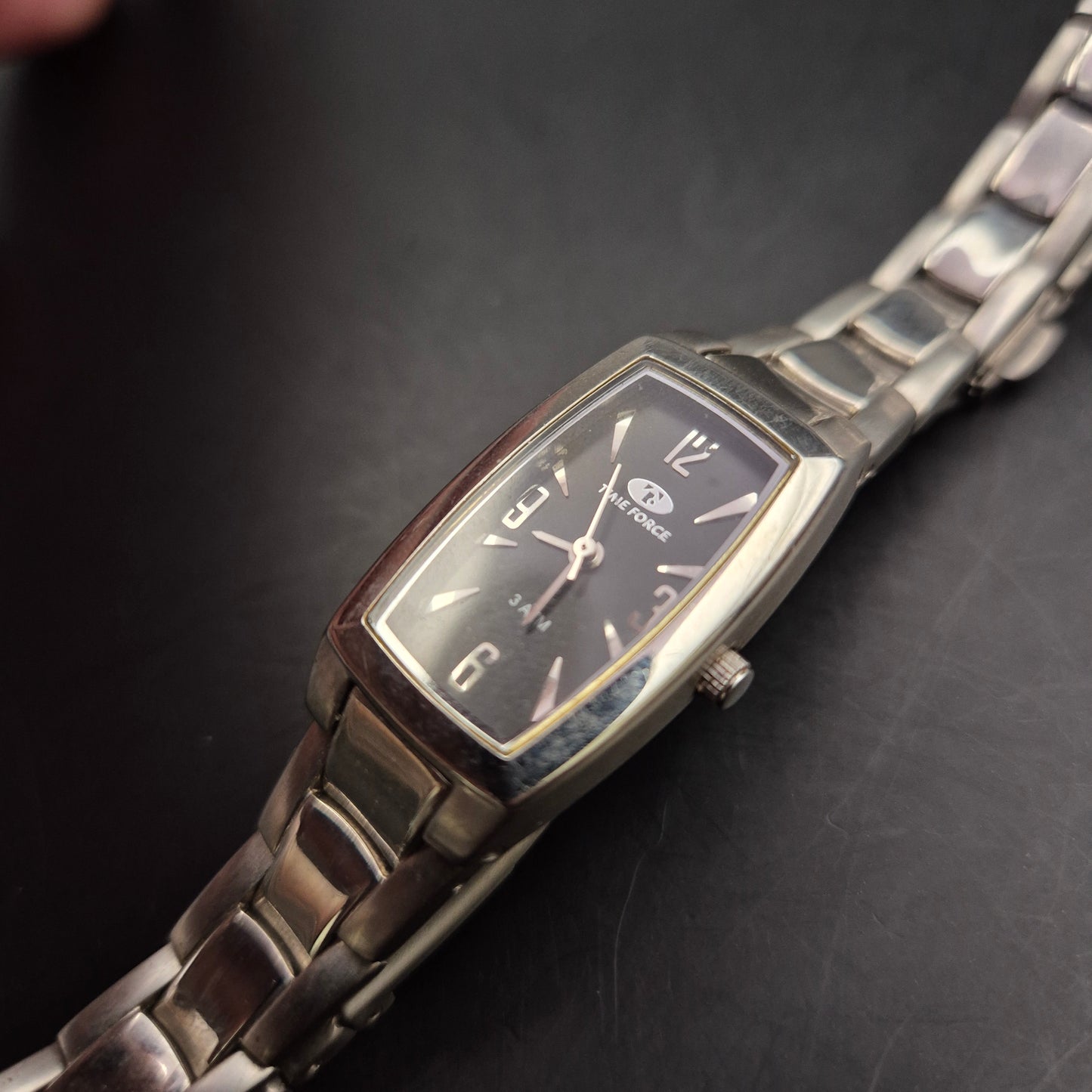 Time Force Damen Uhr – Edelstahlmodell mit rechteckigem Gehäuse