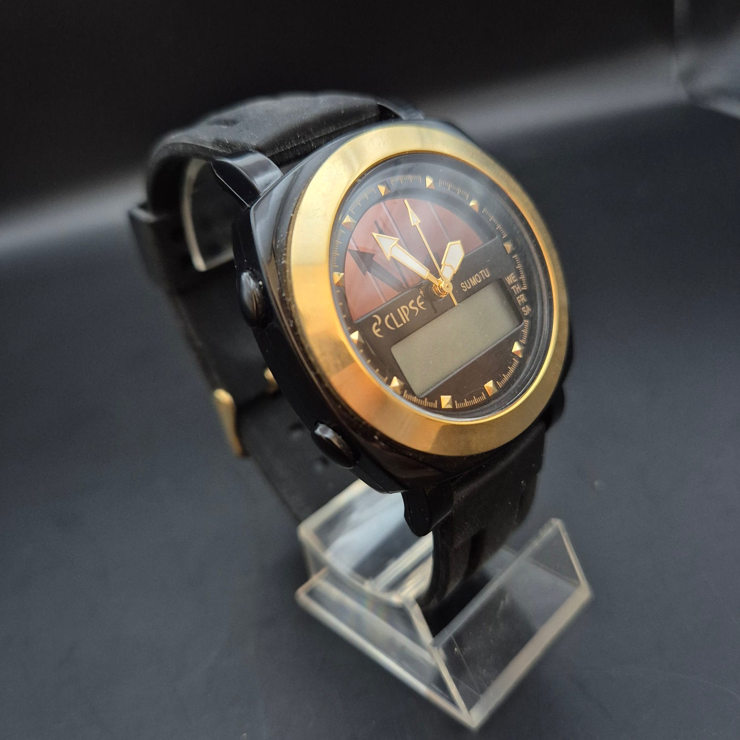 Sportliche Eclipse Sumotu Uhr – Analog-Digital mit Goldakzenten