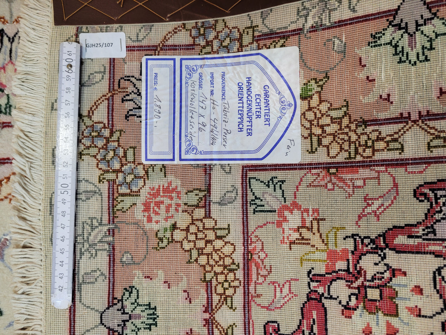 Täbriz Teppich Korkwolle Seide florales Medaillon feine Knüpfung