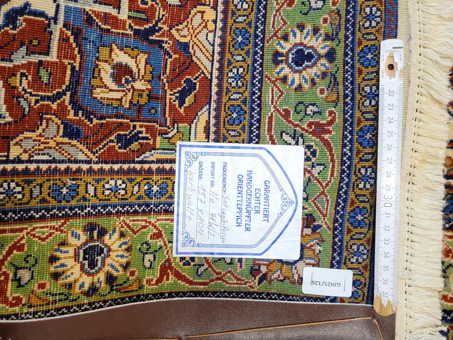 Sarough Teppich Korkwolle klassisches Medaillon Rankenmuster fein