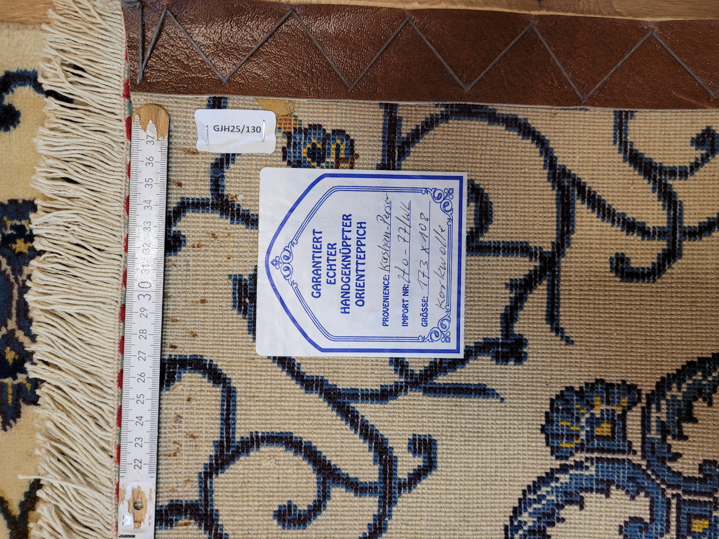 Kaschan Teppich Korkwolle florales Medaillon helles Design fein