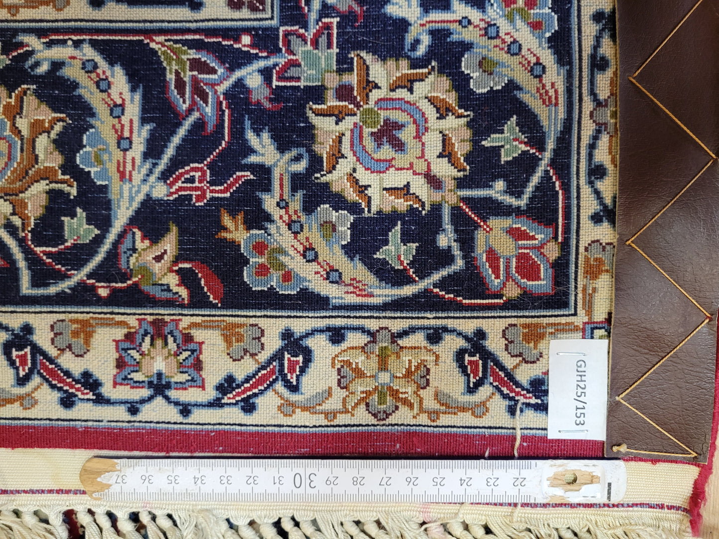 Isfahan Teppich Seide Korkwolle Medaillon florales Muster