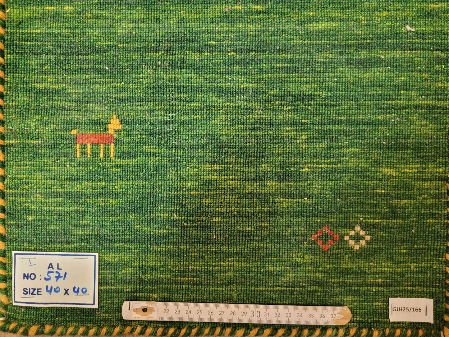 Gabbeh Teppich Wolle grün mit Tiermotiv quadratisch