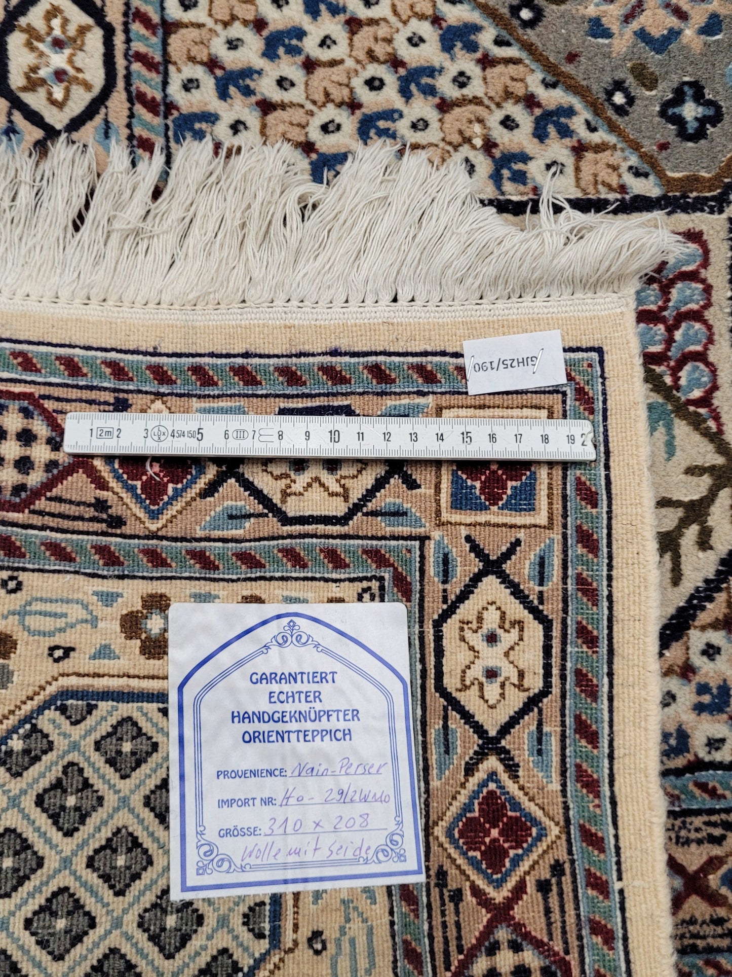 Nain Teppich Wolle mit Seide feine Knüpfung geometrisches Medaillon 310 × 200 cm