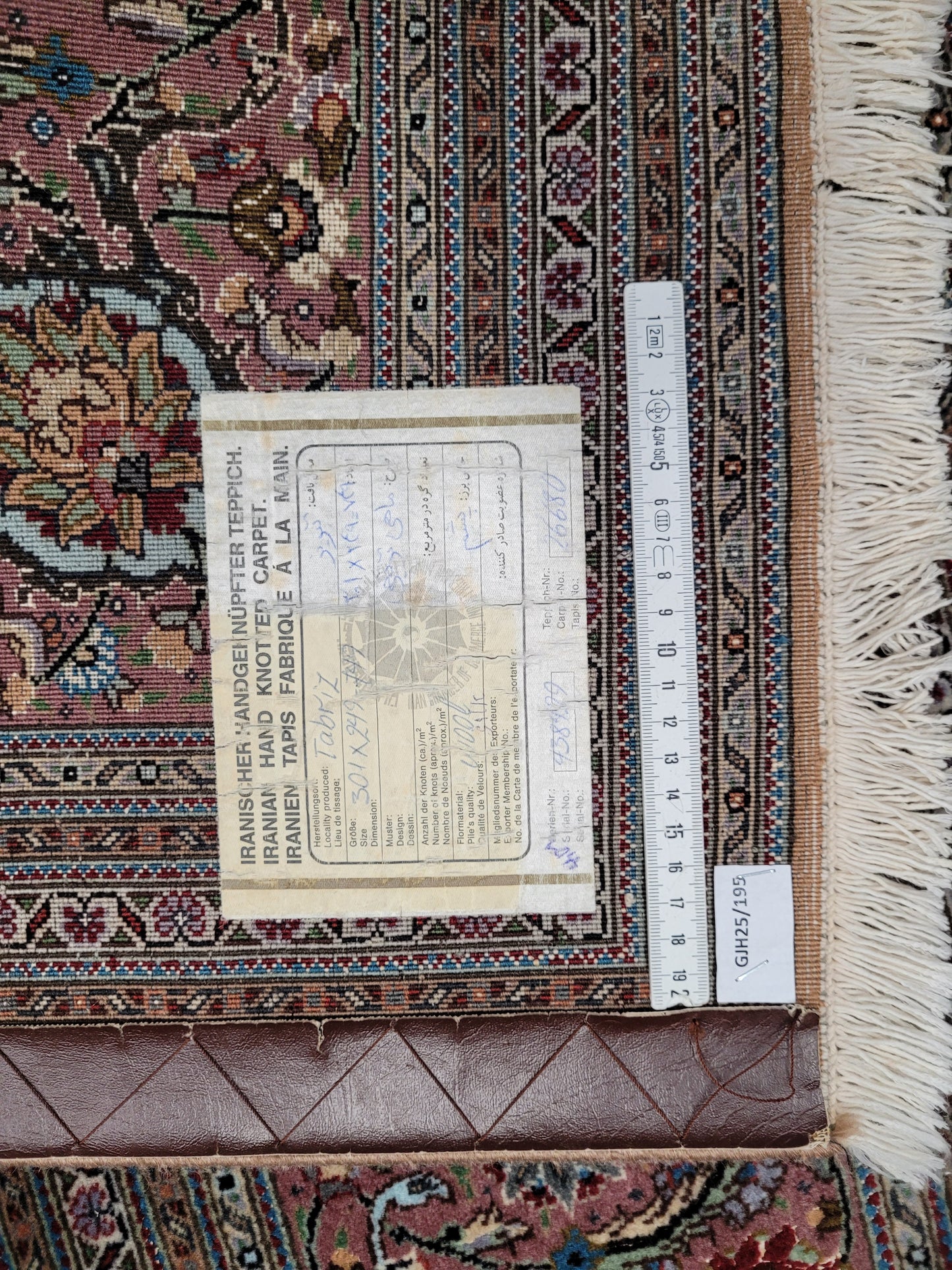 Täbriz Teppich Korkwolle feine Knüpfkunst 300 × 290 cm