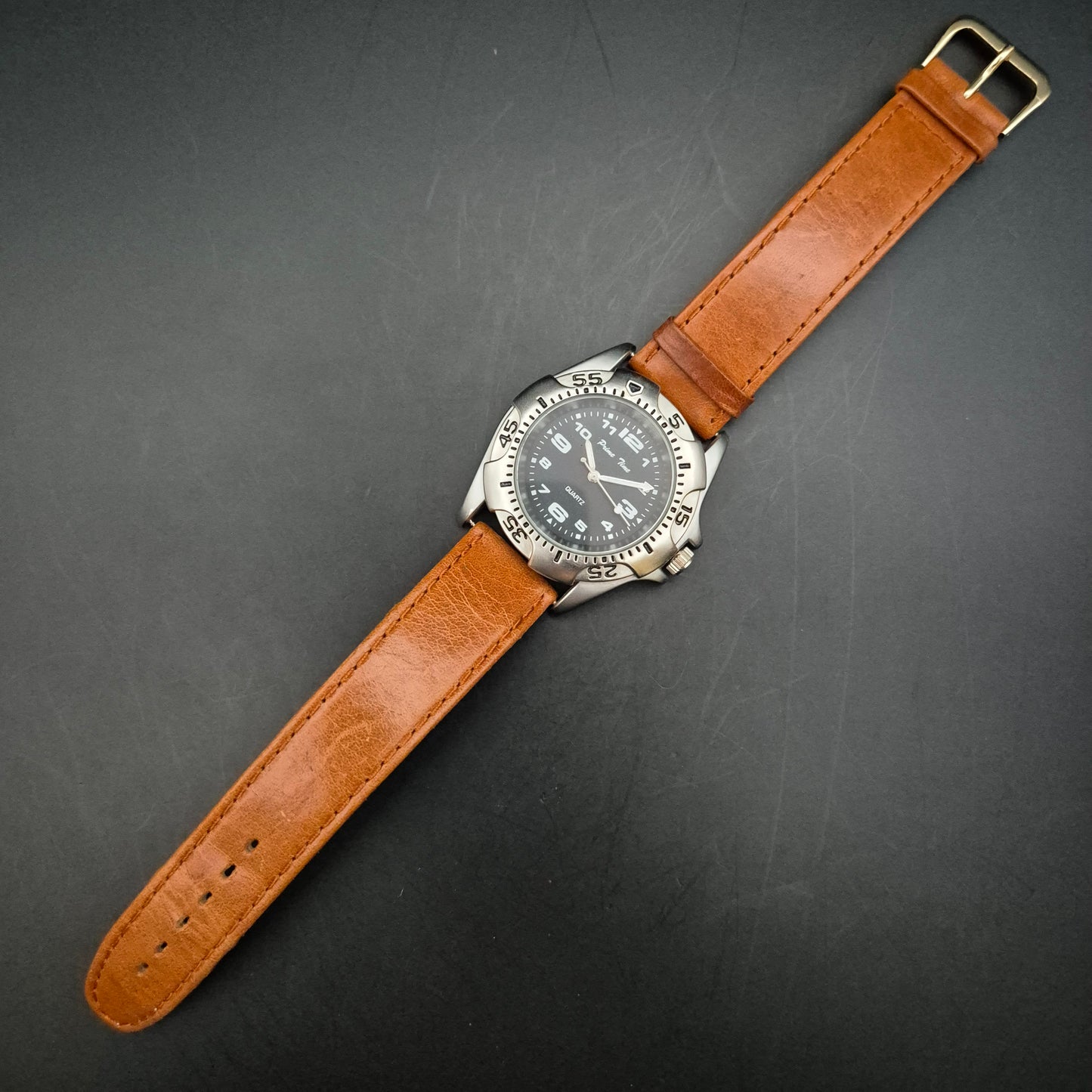 Precision Time Herren Uhr mit schwarzem Zifferblatt und Lederarmband