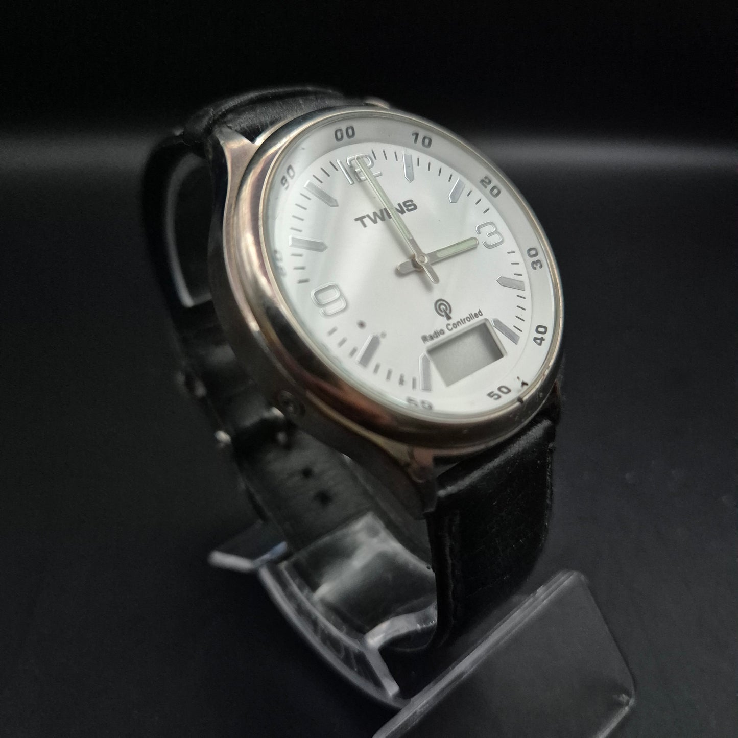 TWINS Herren Uhr – Funkgesteuert mit Digitalanzeige & Lederarmband