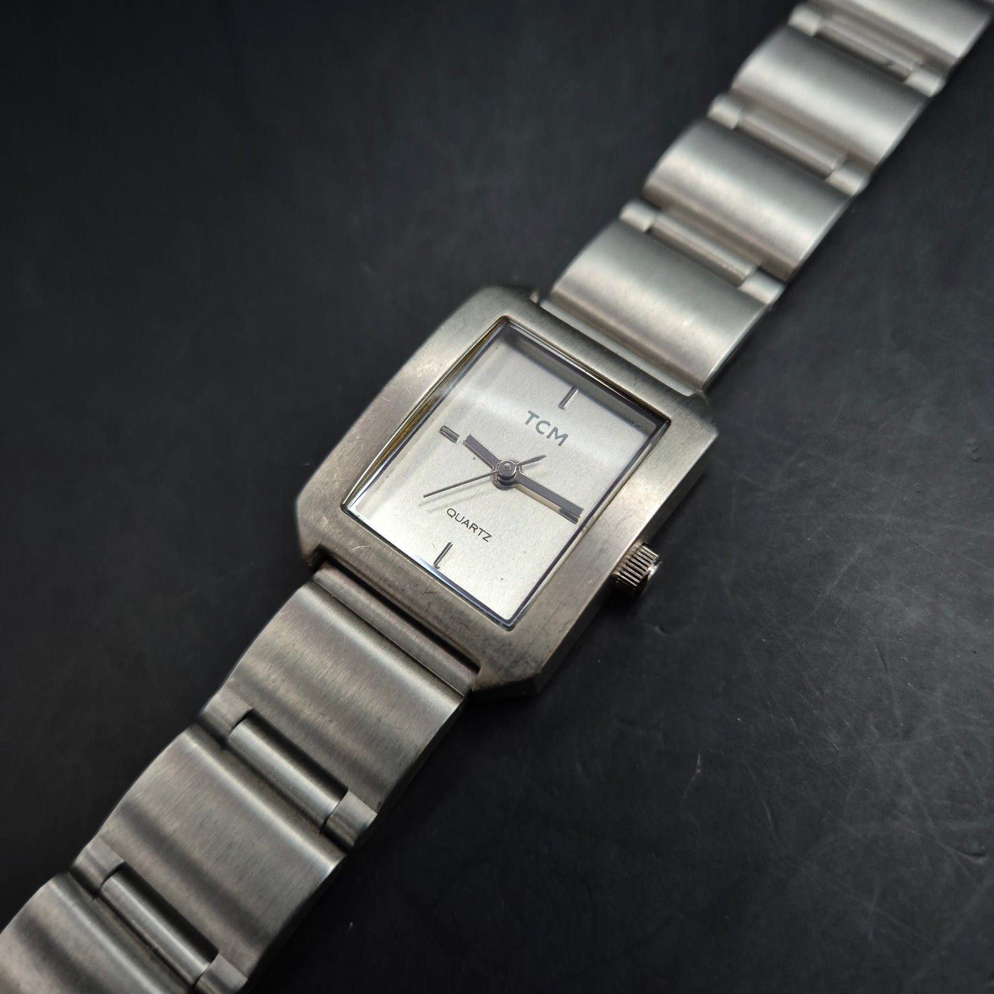 TCM Damen Uhr – Minimalistisches Edelstahl Design