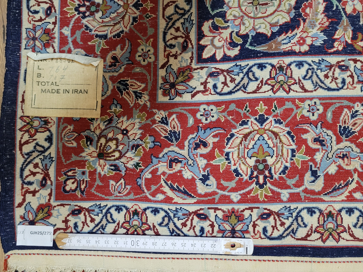 Isfahan Teppich Seide fein hellblaues Medaillon 164x107 cm