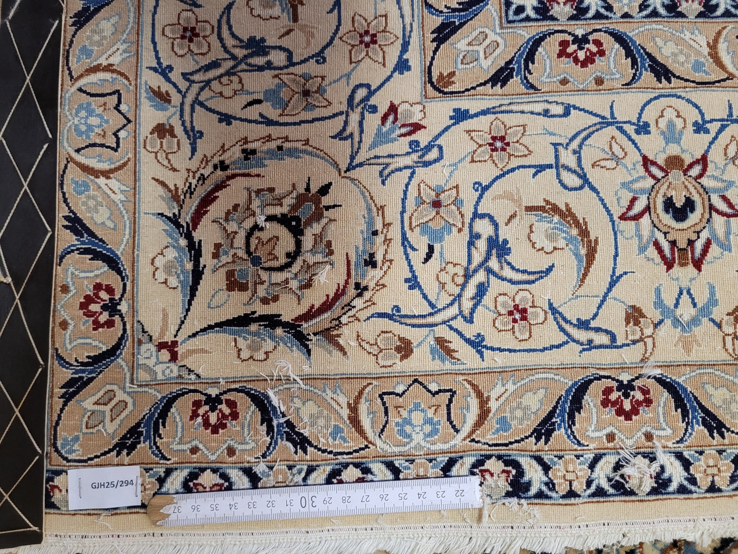 Nain Teppich fein Korkwolle mit Seide 266x170 cm