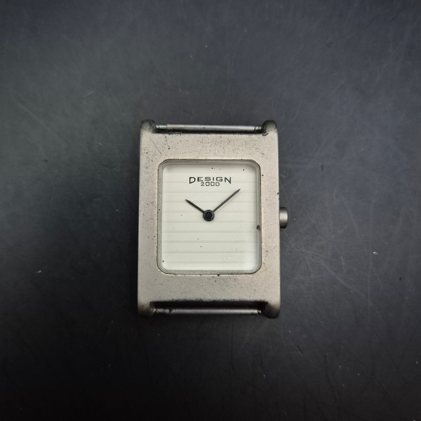 Design 2000 Herren Uhr – Rechteckige Quarzuhr im Industrial-Look